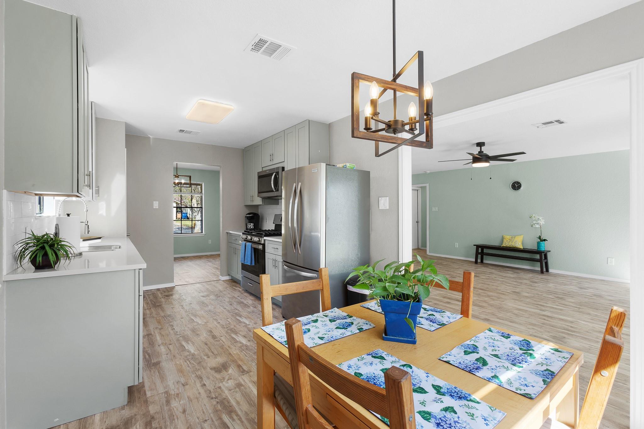 8007 Swindon Ln, Austin, TX 78745