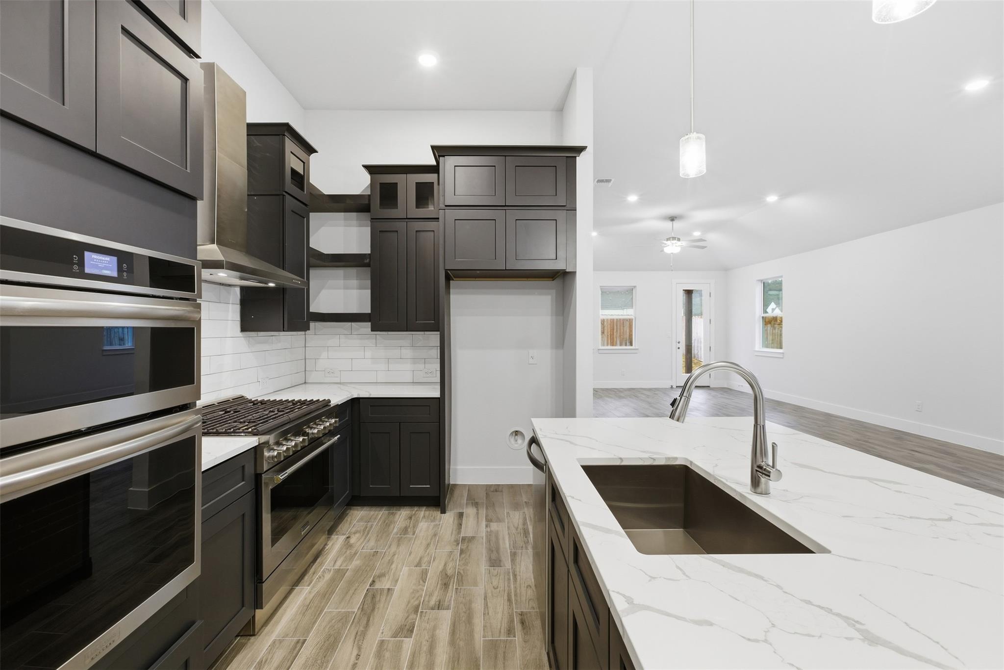 8521 Pine Muhly Dr, Lago Vista, TX 78645