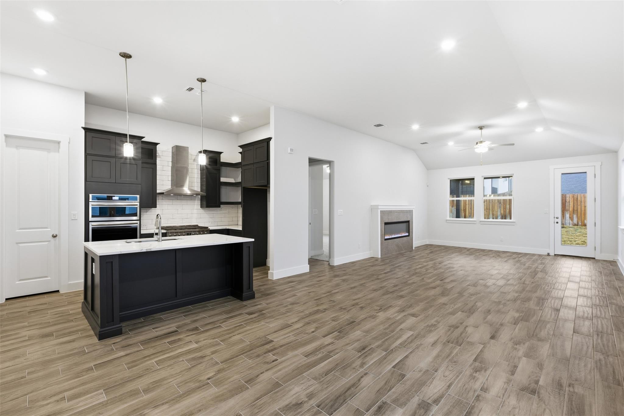 8521 Pine Muhly Dr, Lago Vista, TX 78645