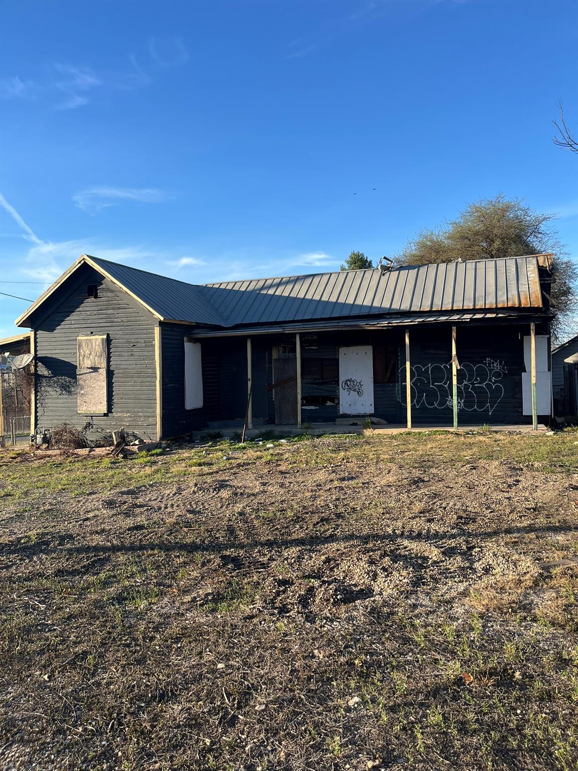 1404 N OLIVE St, San Antonio, TX 78208