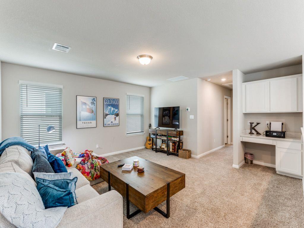 236 Lost Mine Peak Ln, Dripping Springs, TX 78620