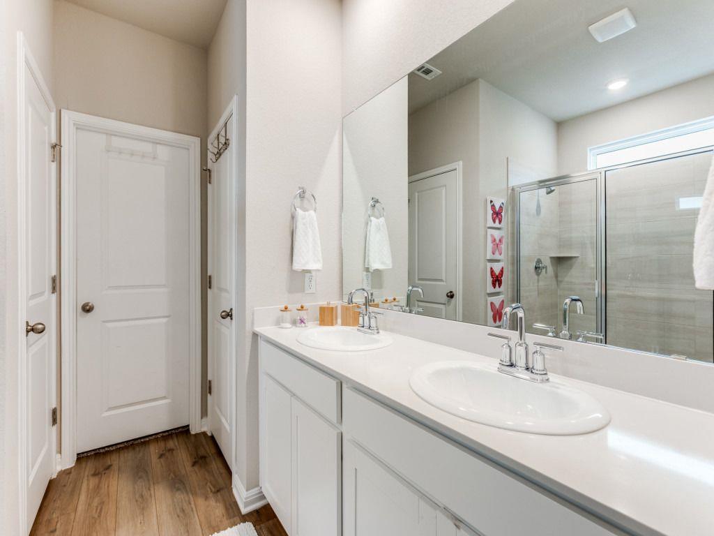 236 Lost Mine Peak Ln, Dripping Springs, TX 78620