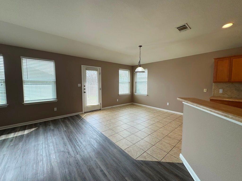 7820 Little Deer Trl, Georgetown, TX 78628