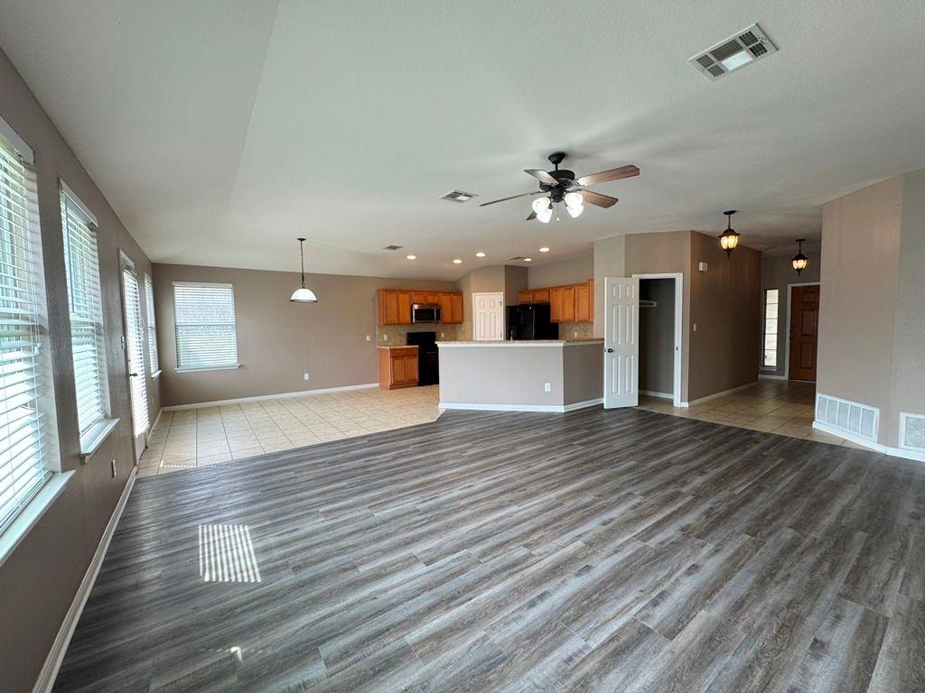 7820 Little Deer Trl, Georgetown, TX 78628