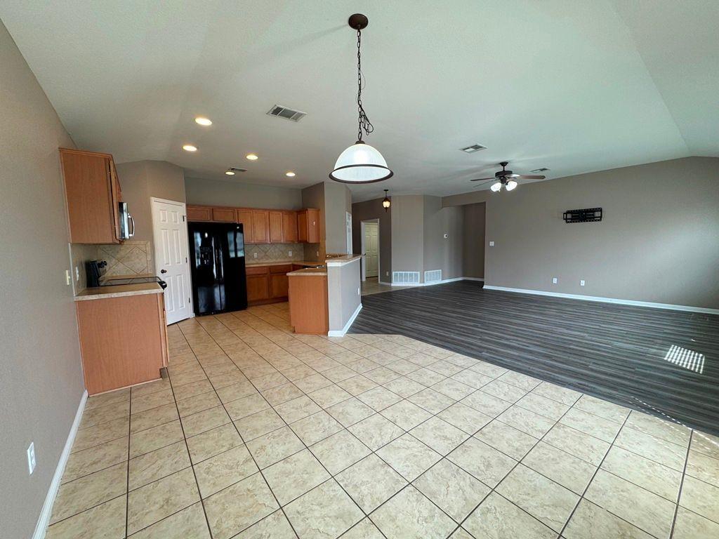 7820 Little Deer Trl, Georgetown, TX 78628