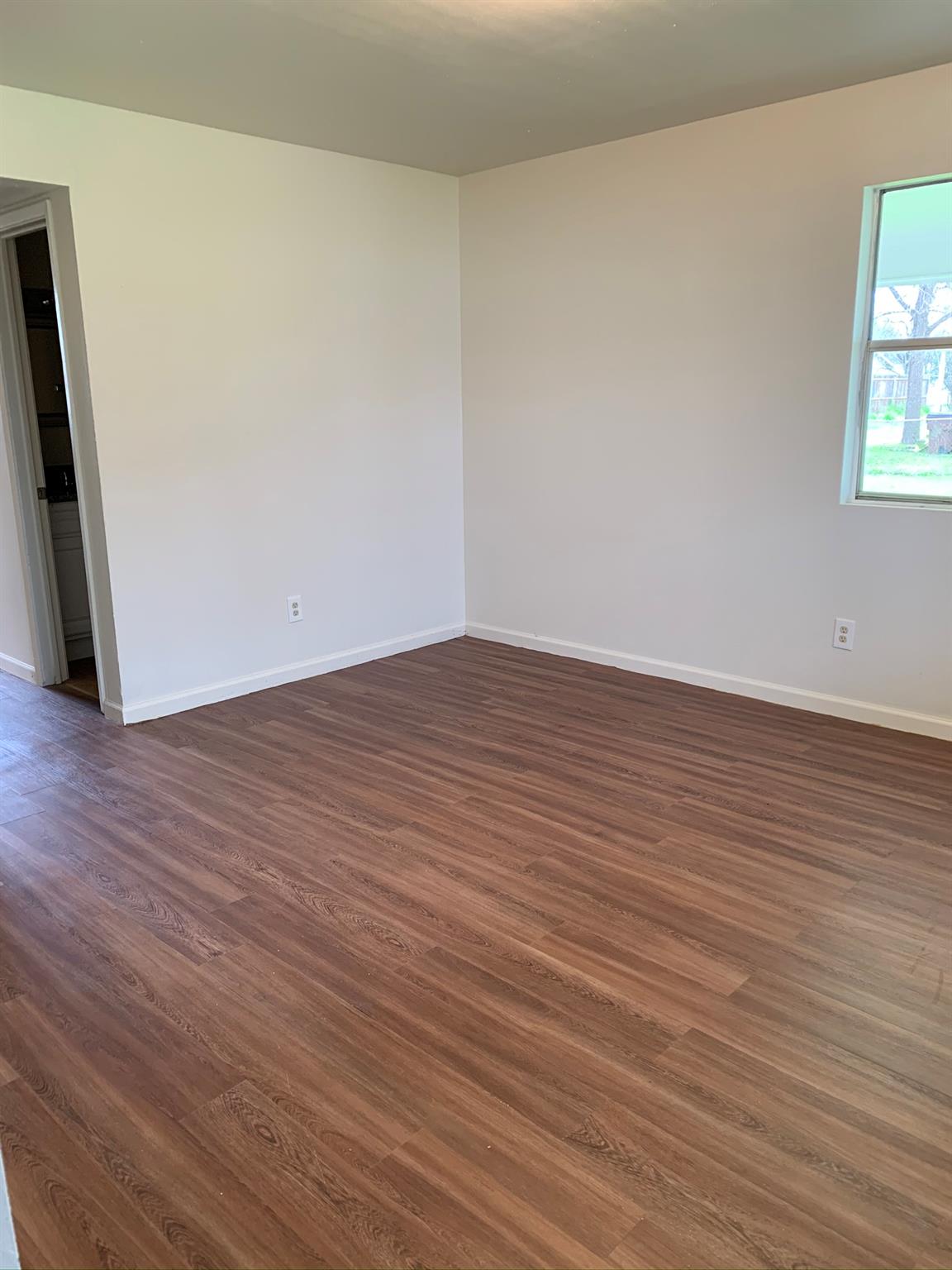 516 San Saba St, Lockhart, TX 78644