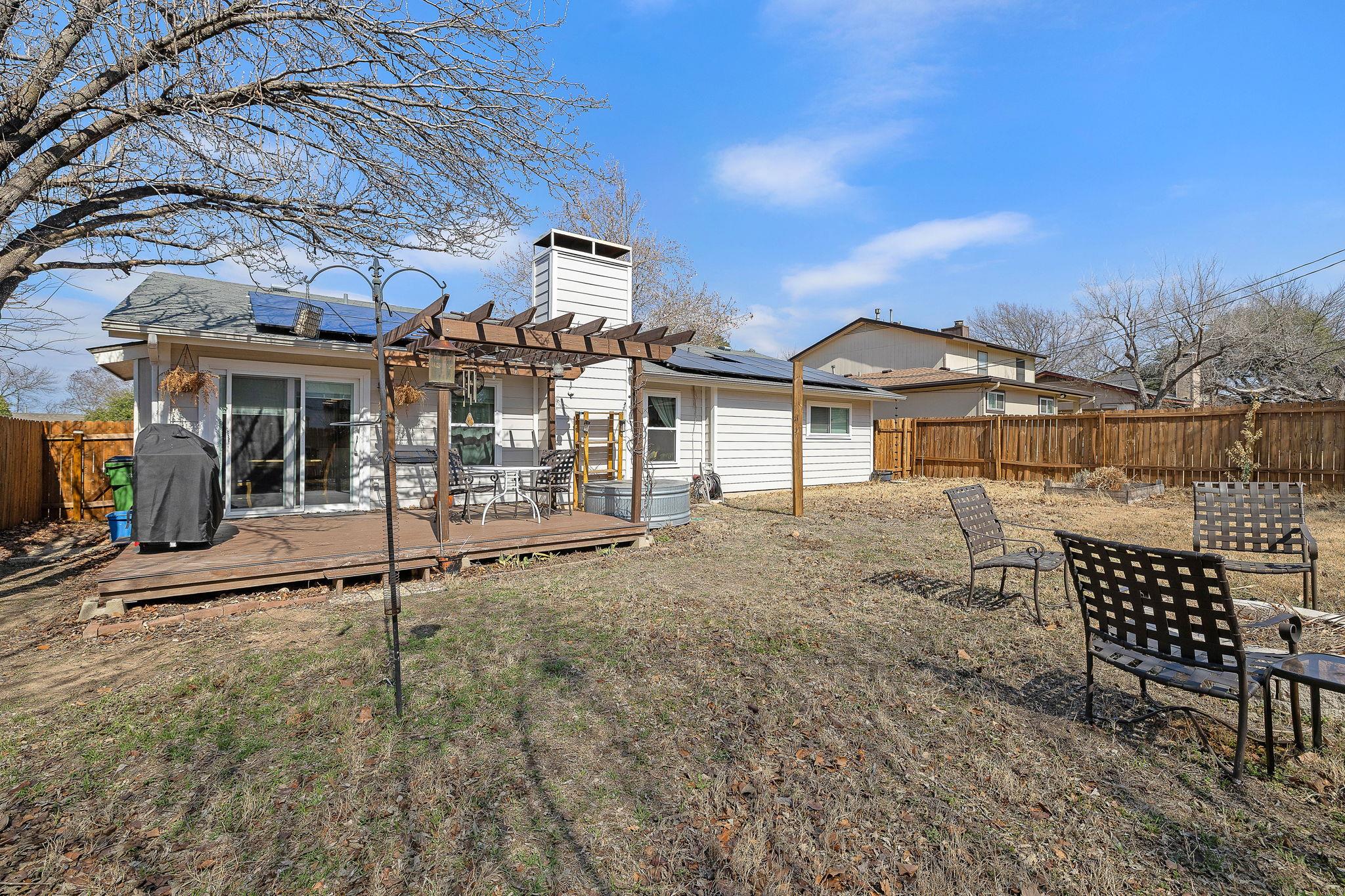 805 Garden Path Dr, Round Rock, TX 78664