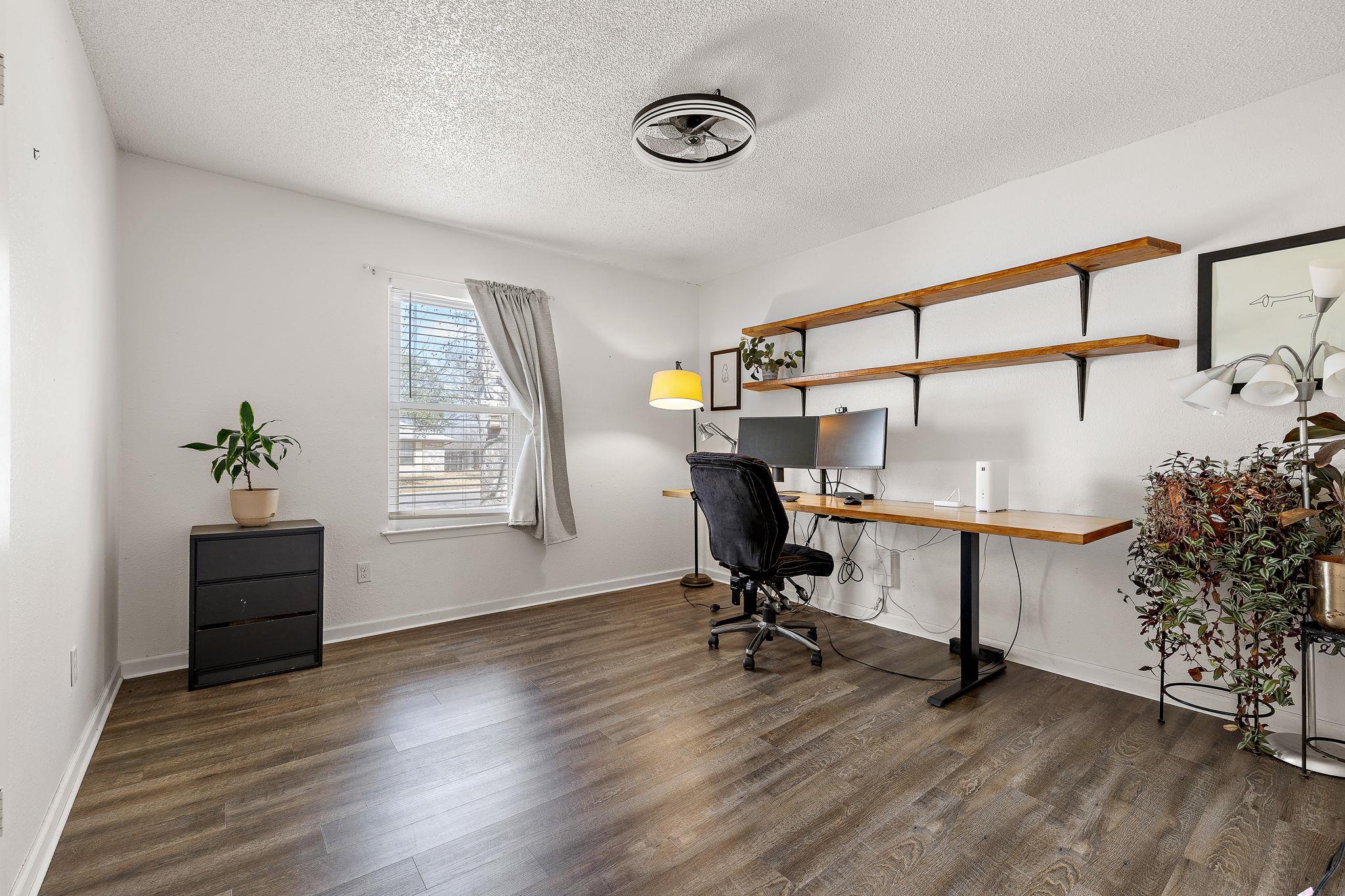 805 Garden Path Dr, Round Rock, TX 78664