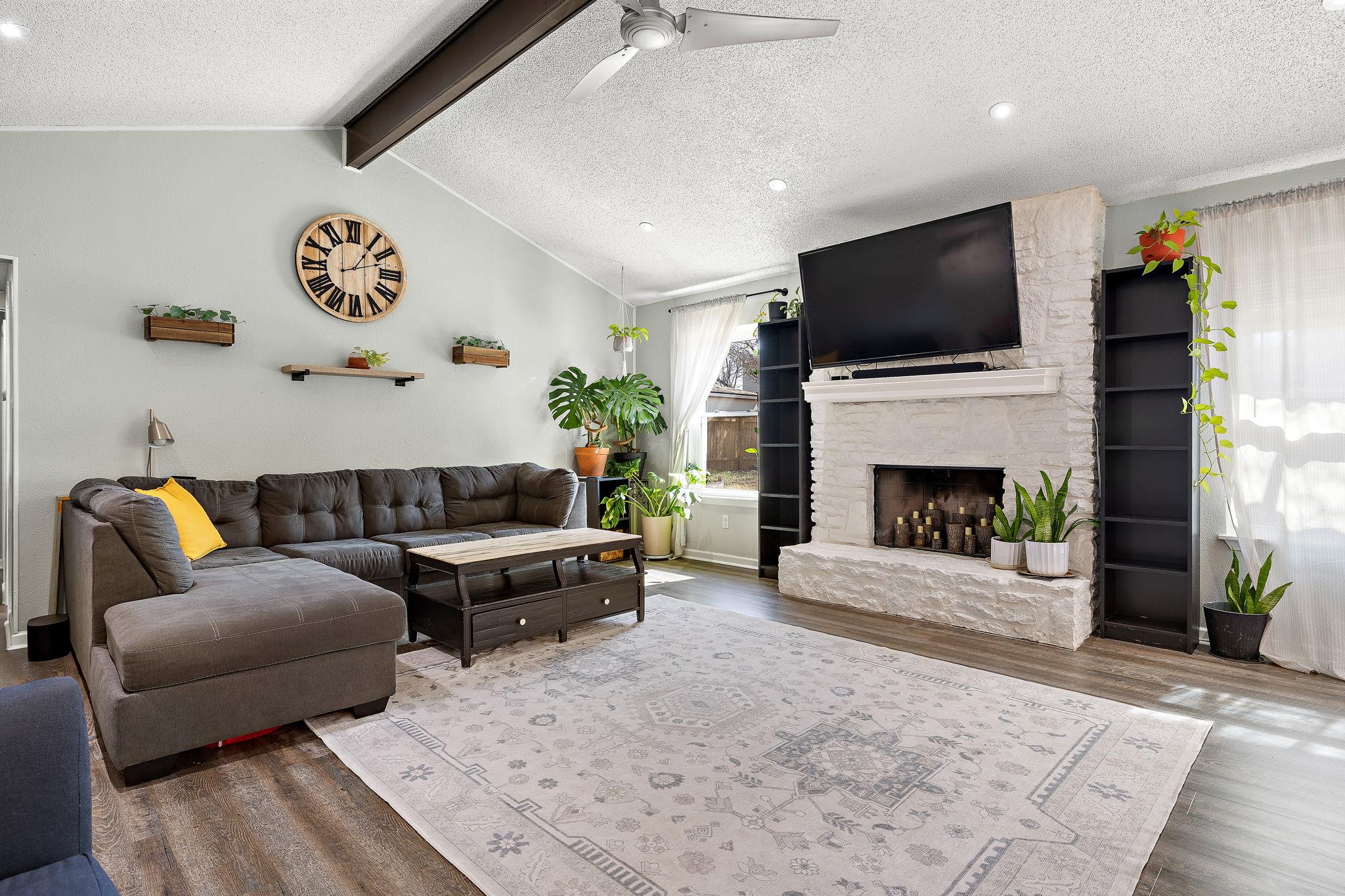 805 Garden Path Dr, Round Rock, TX 78664