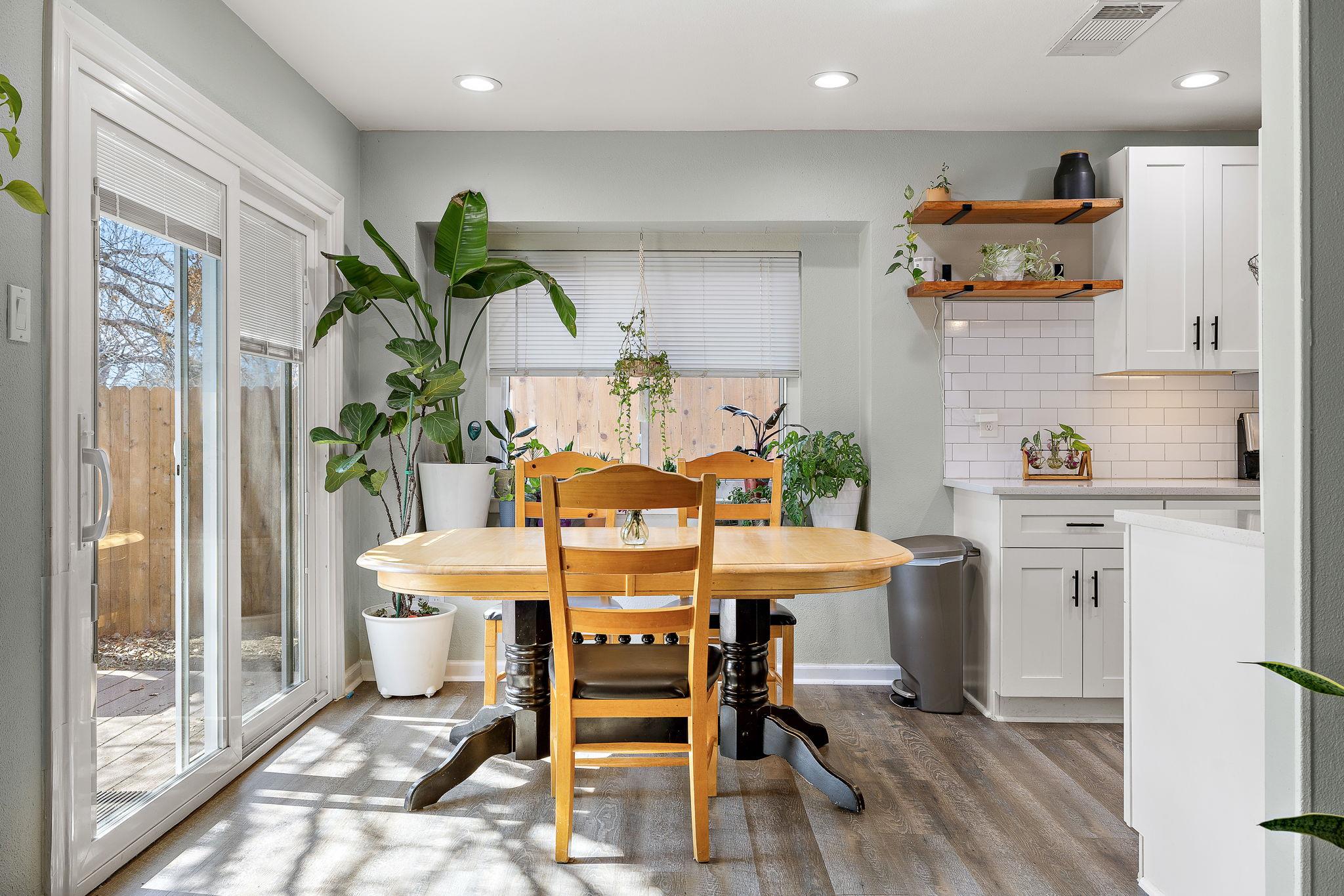 805 Garden Path Dr, Round Rock, TX 78664