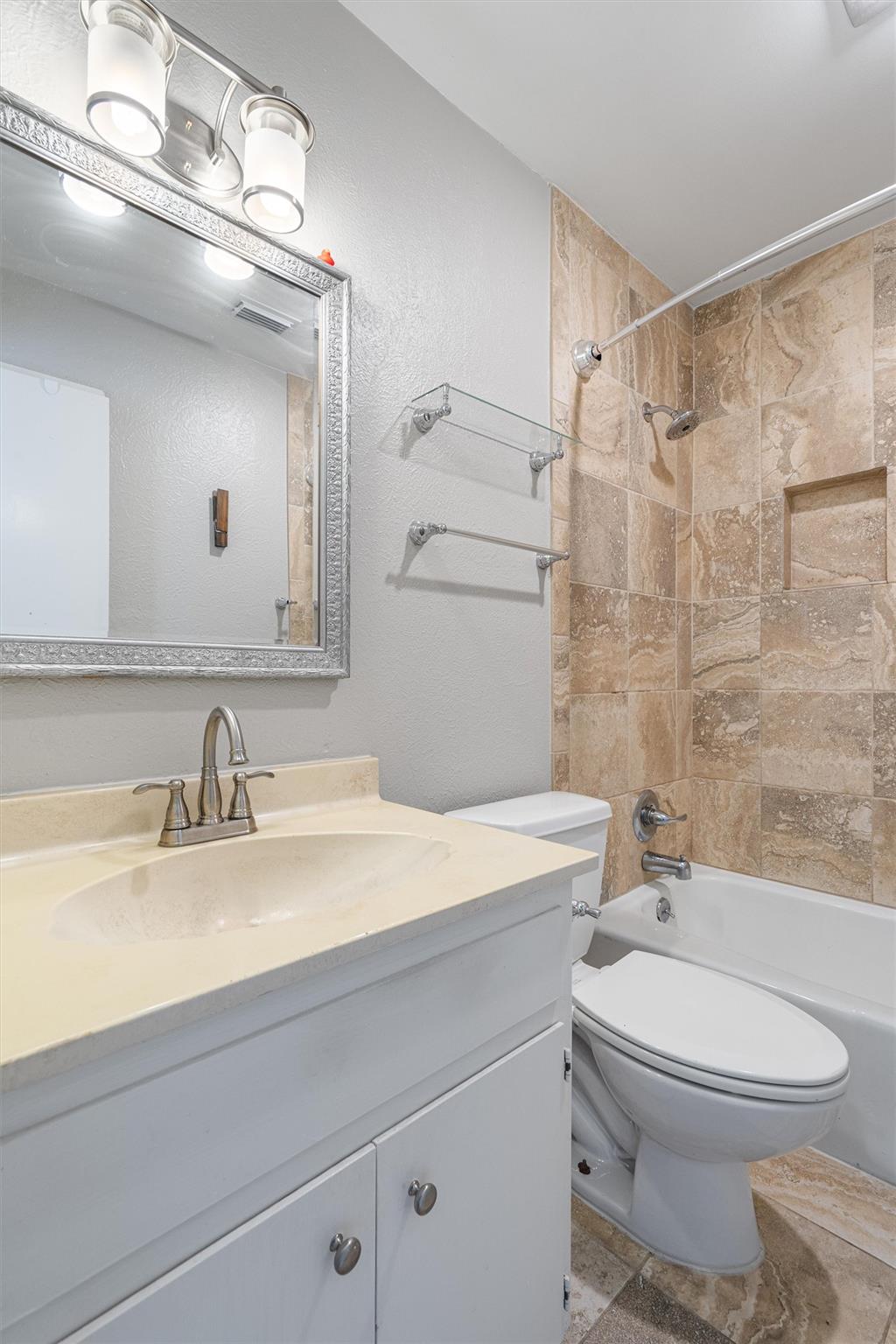 8309 Beaver Brook Ln, Austin, TX 78748