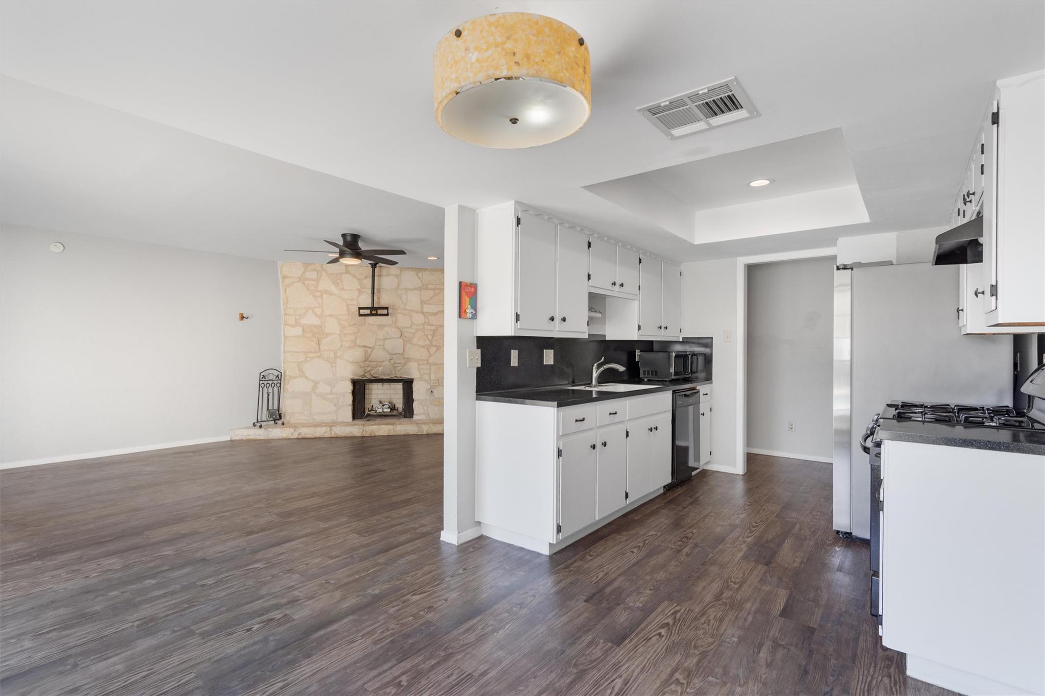 8309 Beaver Brook Ln, Austin, TX 78748