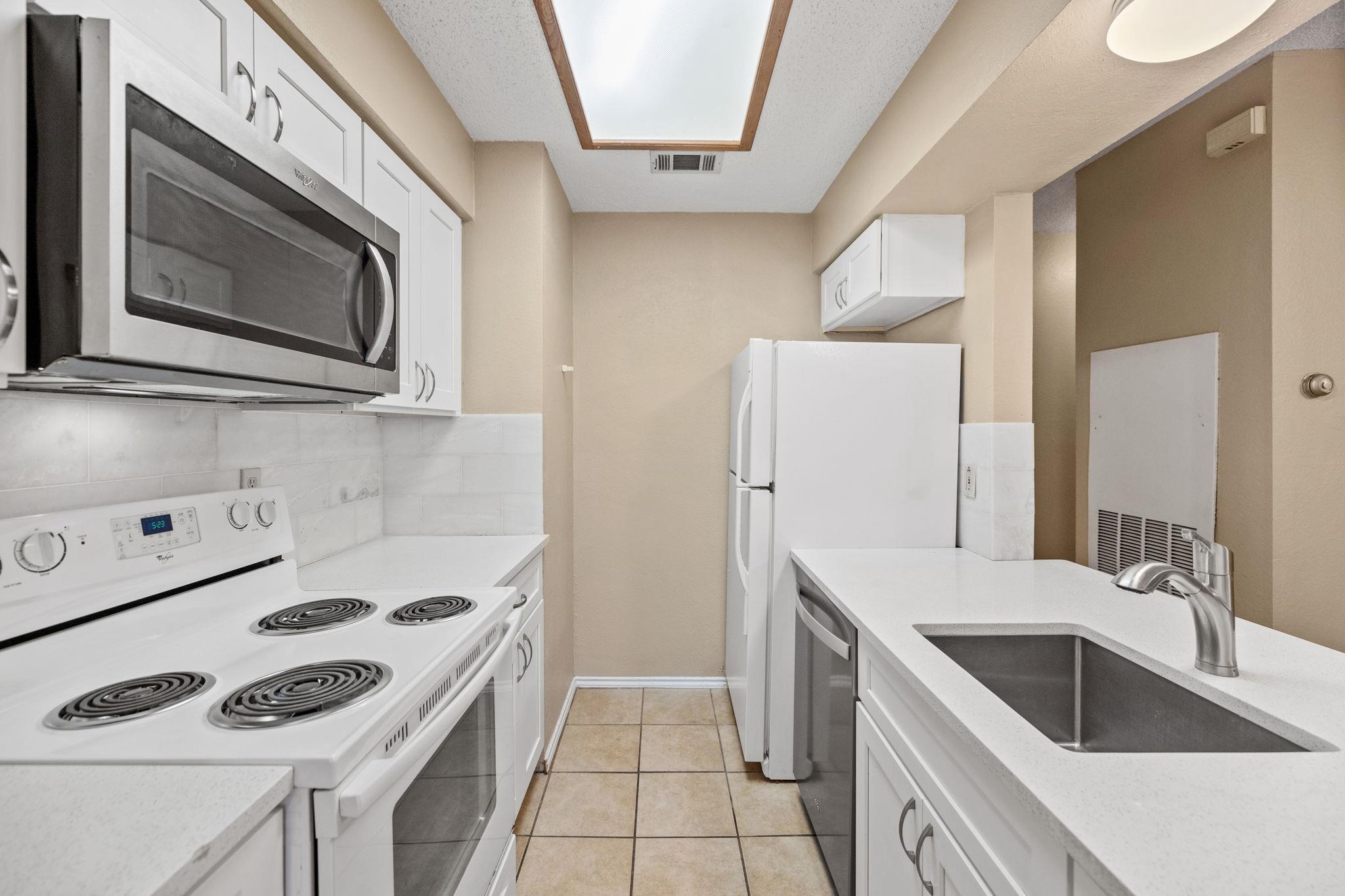 2706 SALADO St # 210, Austin, TX 78705