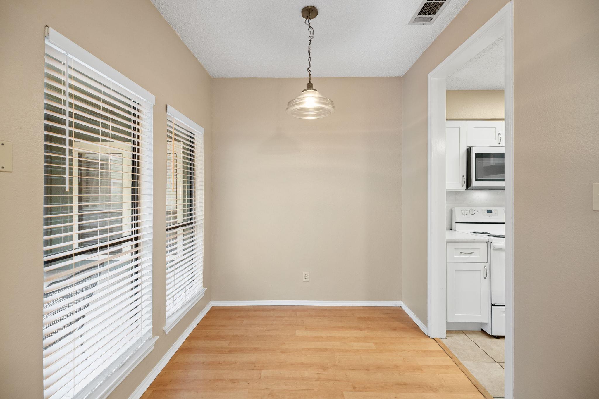 2706 SALADO St # 210, Austin, TX 78705