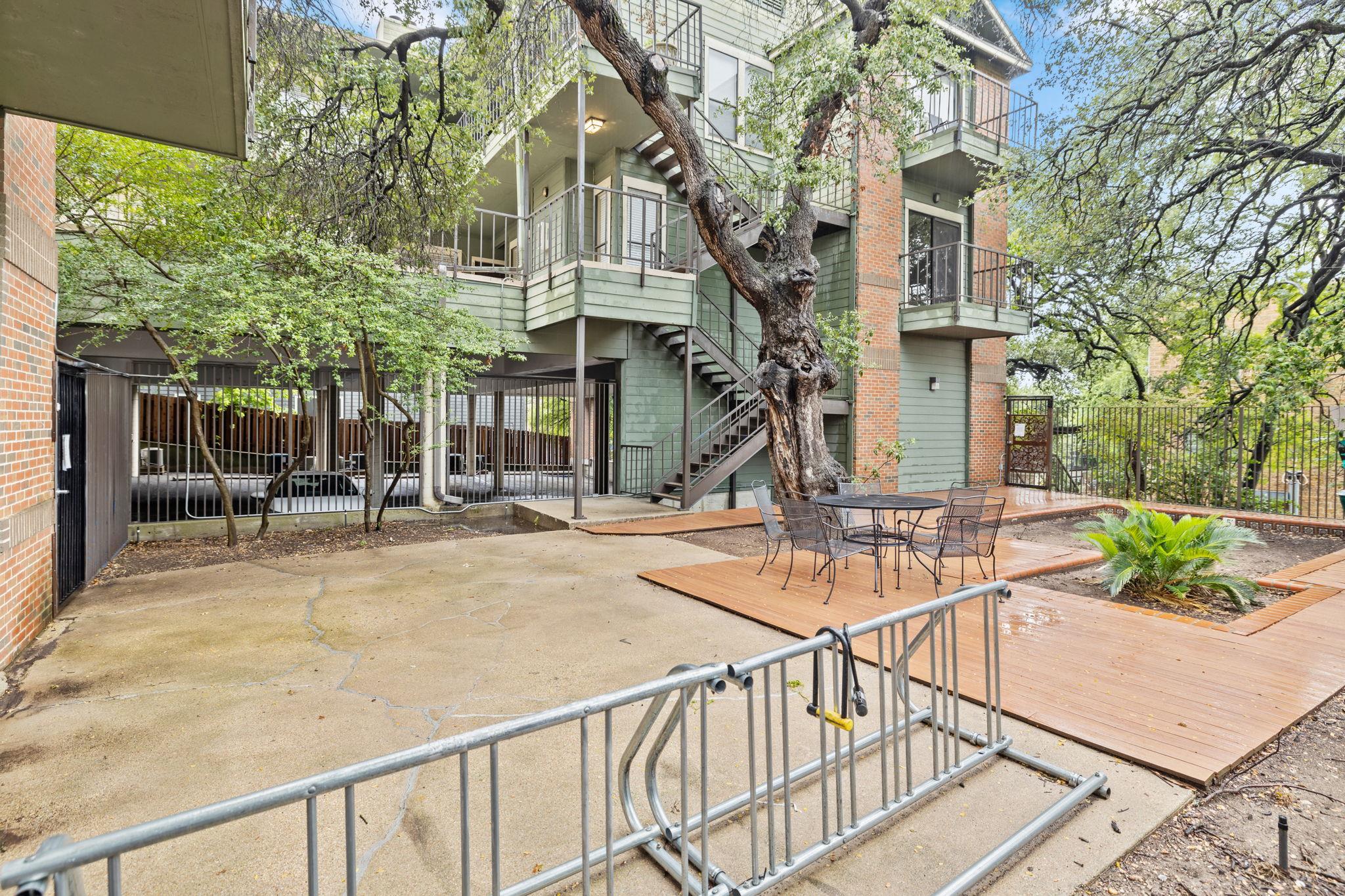 2706 SALADO St # 210, Austin, TX 78705