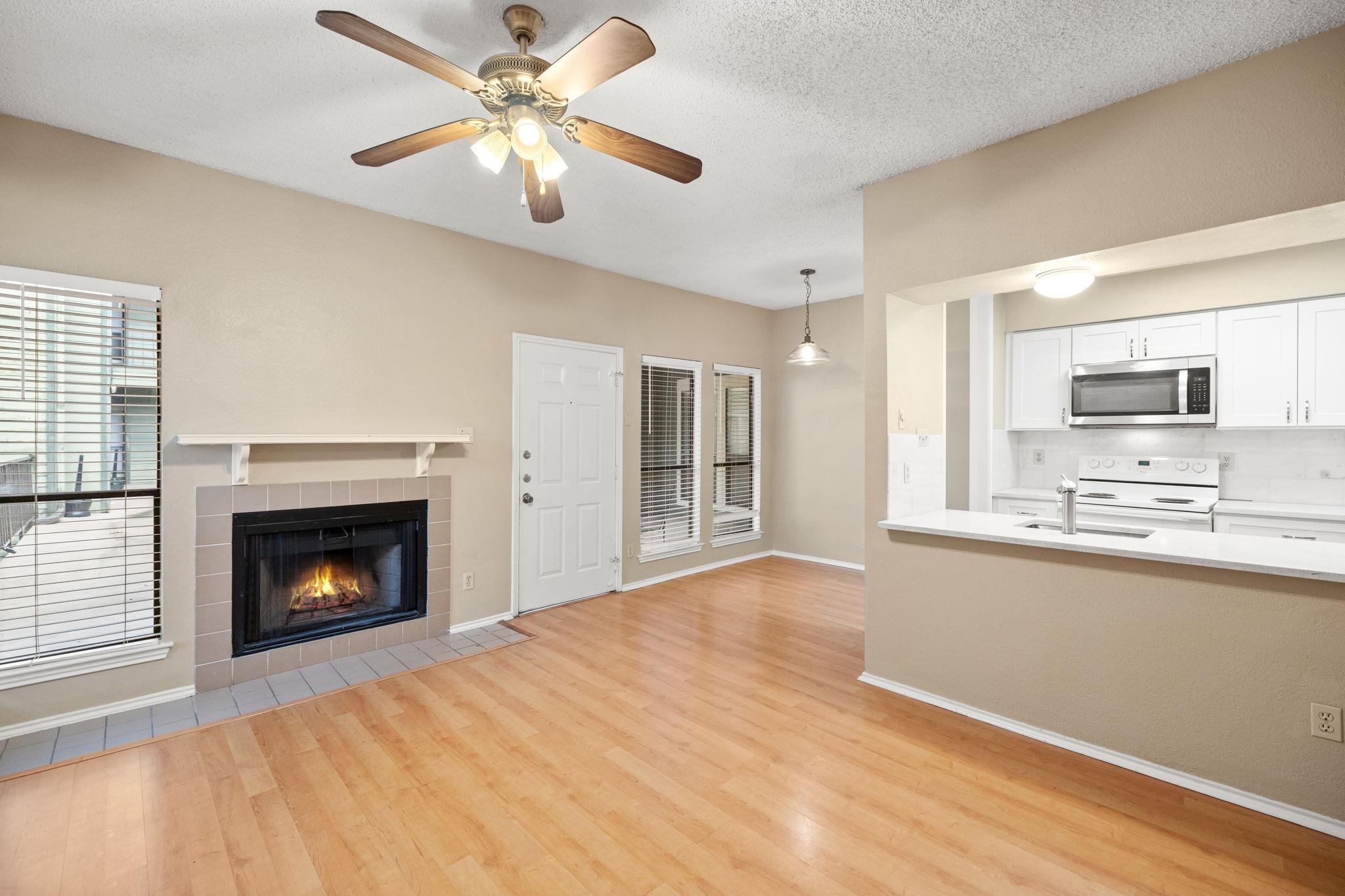 2706 SALADO St # 210, Austin, TX 78705