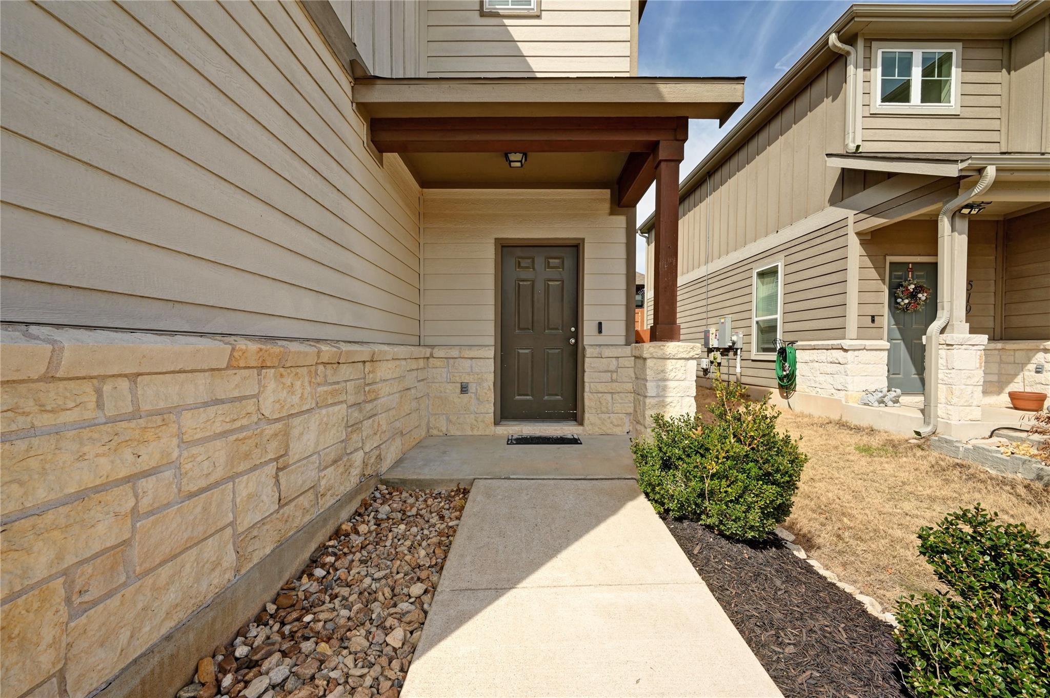 511 Eves Necklace Dr, Buda, TX 78610