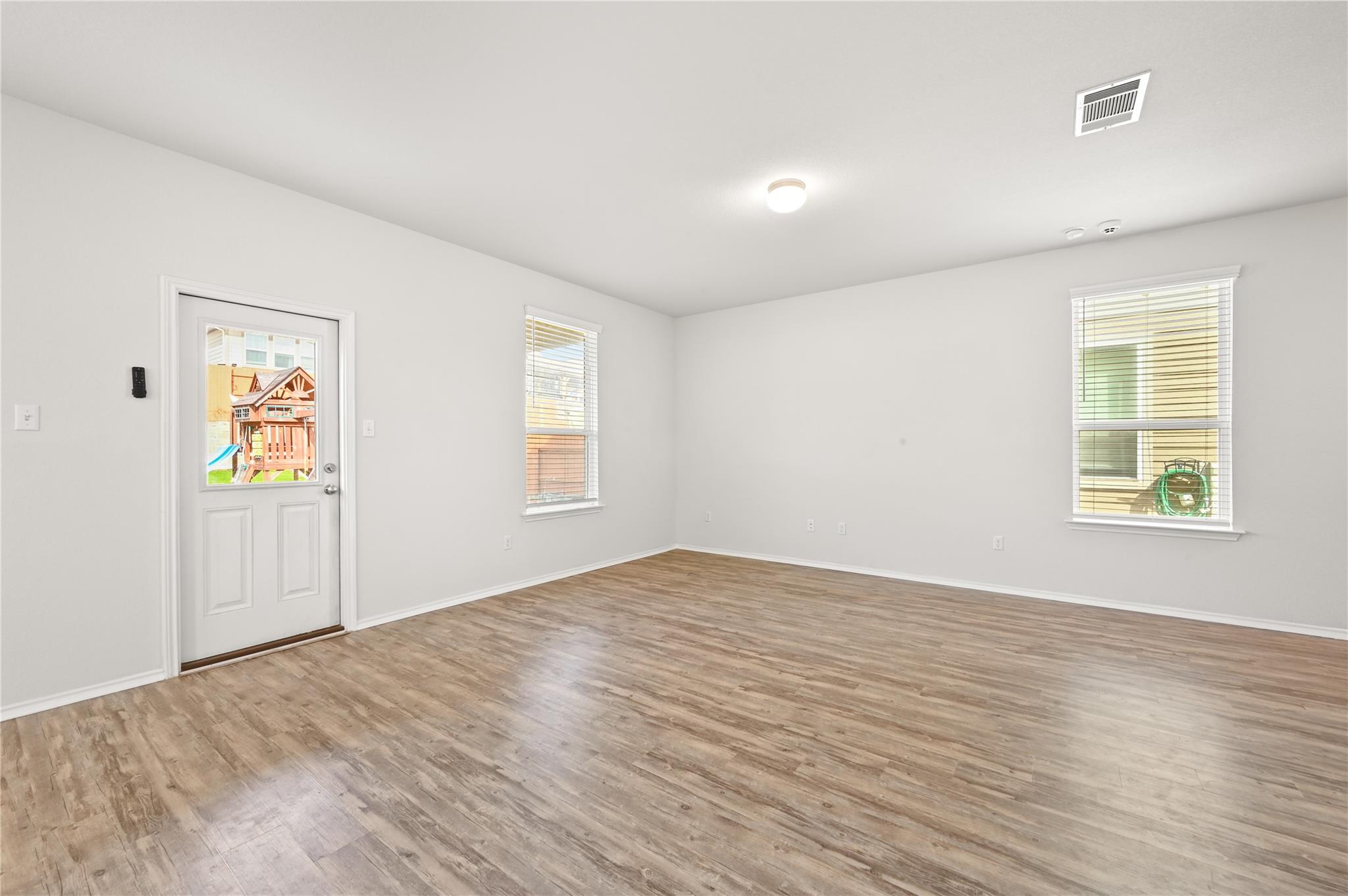 511 Eves Necklace Dr, Buda, TX 78610