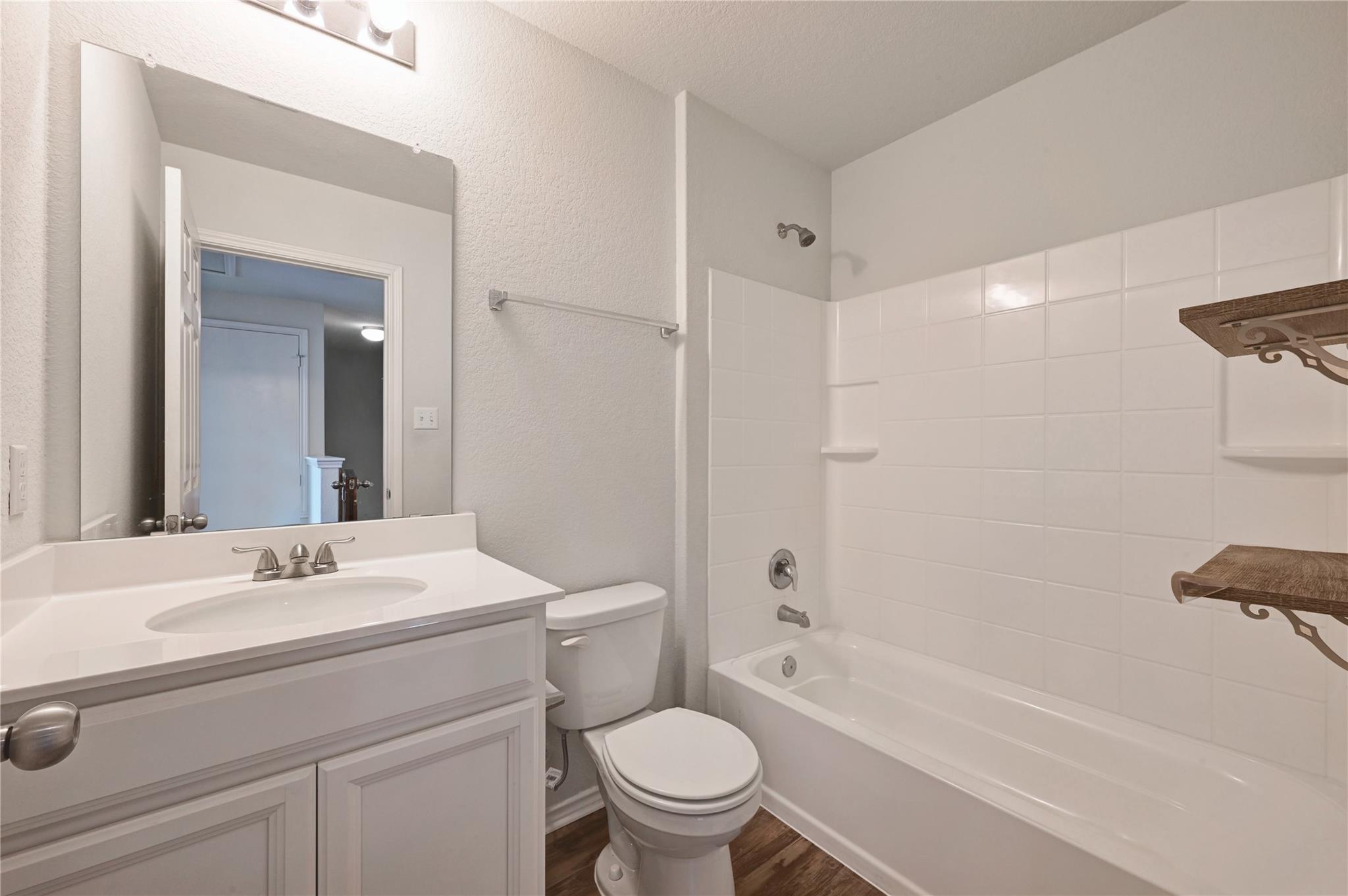 511 Eves Necklace Dr, Buda, TX 78610