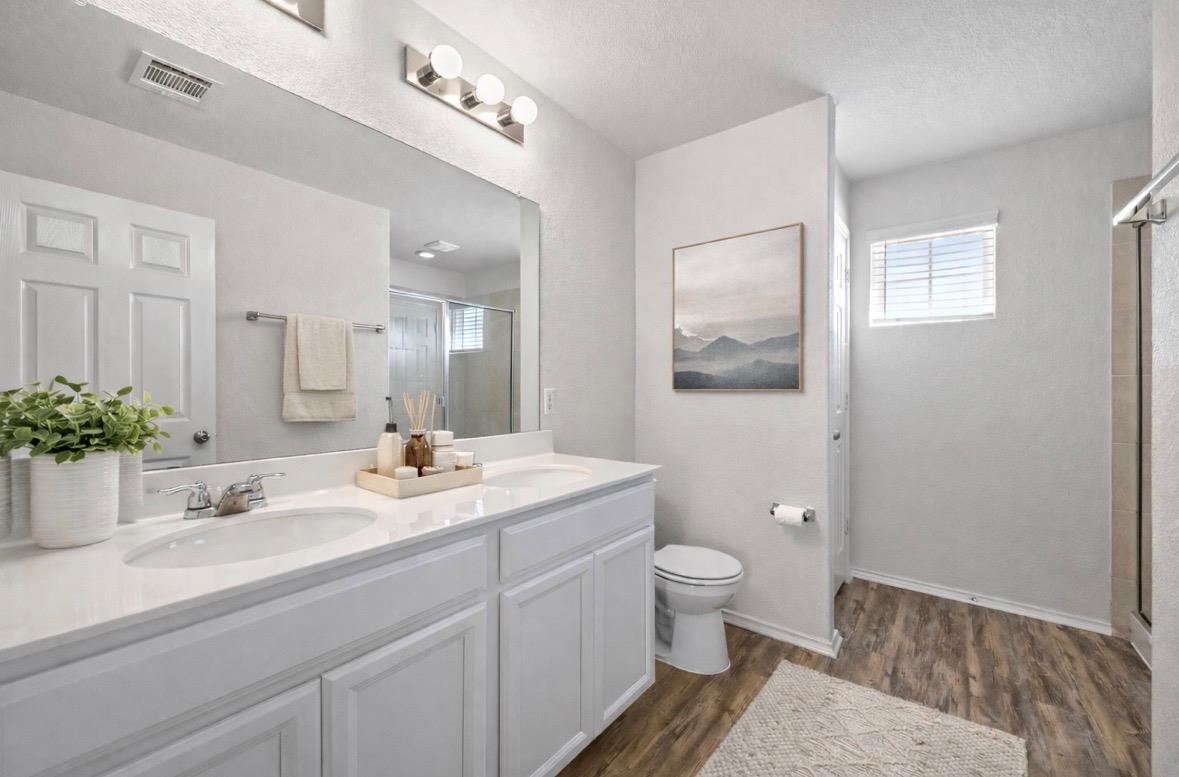 511 Eves Necklace Dr, Buda, TX 78610