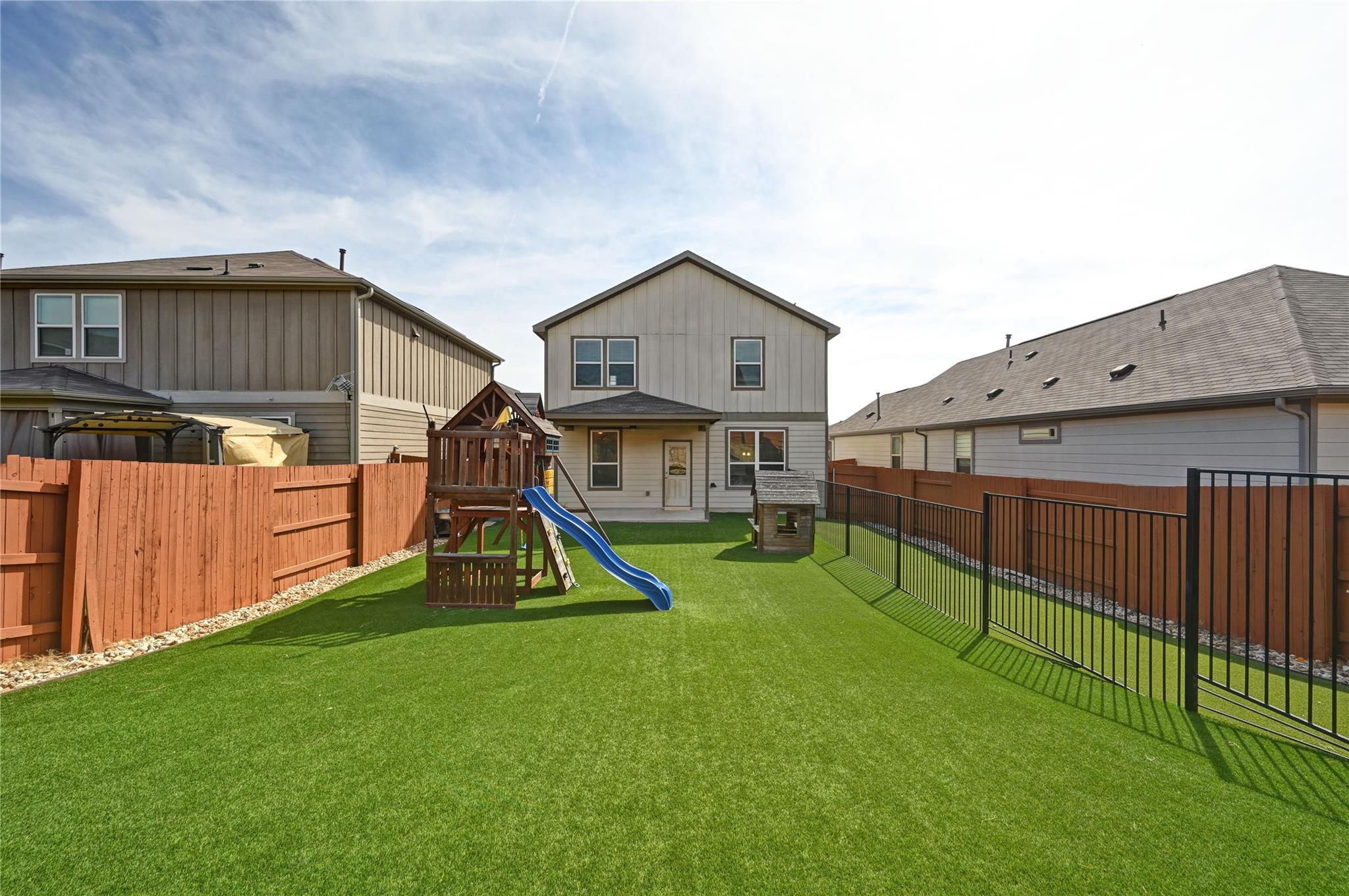 511 Eves Necklace Dr, Buda, TX 78610