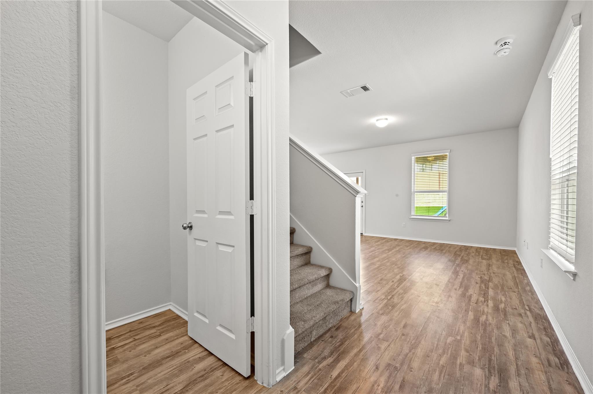 511 Eves Necklace Dr, Buda, TX 78610