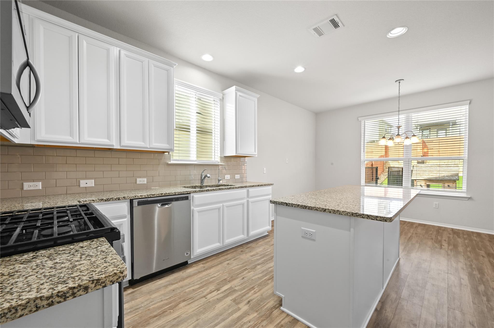 511 Eves Necklace Dr, Buda, TX 78610