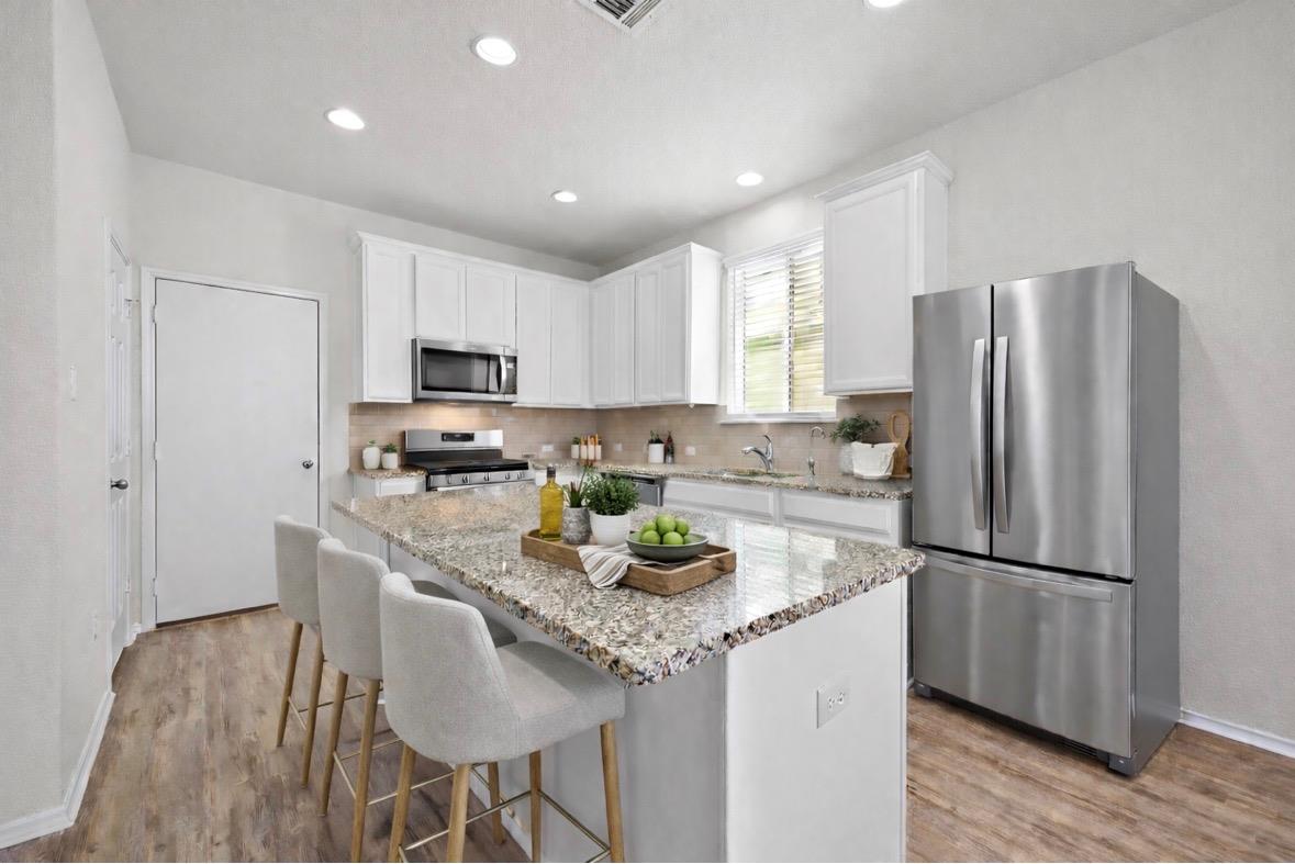 511 Eves Necklace Dr, Buda, TX 78610