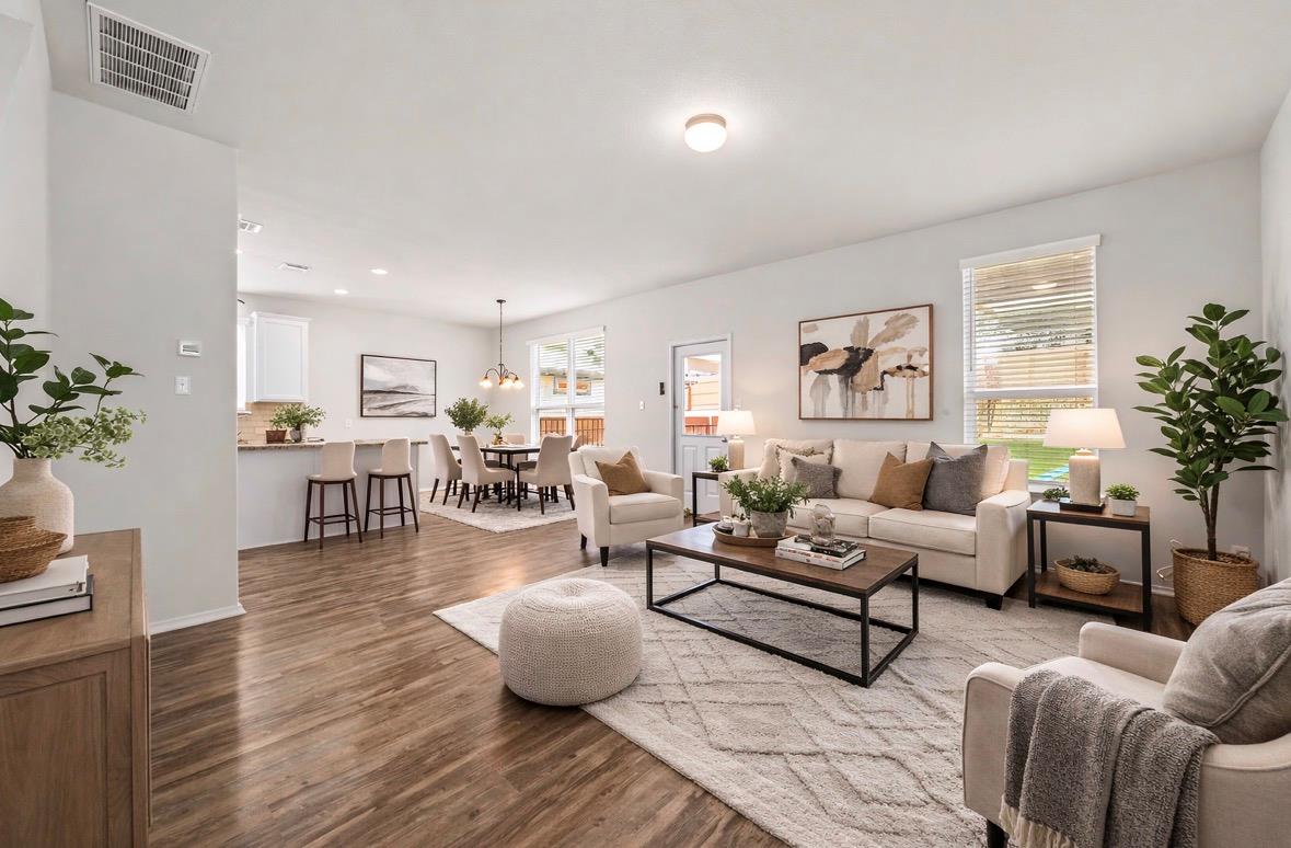 511 Eves Necklace Dr, Buda, TX 78610