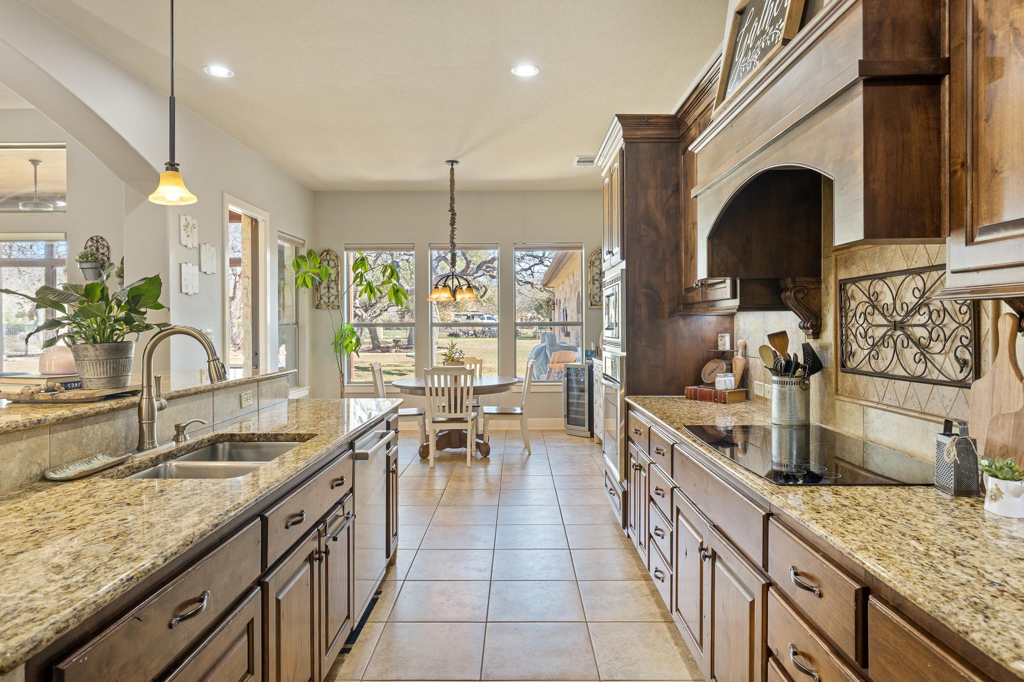 104 Roble Roja Dr, Georgetown, TX 78633