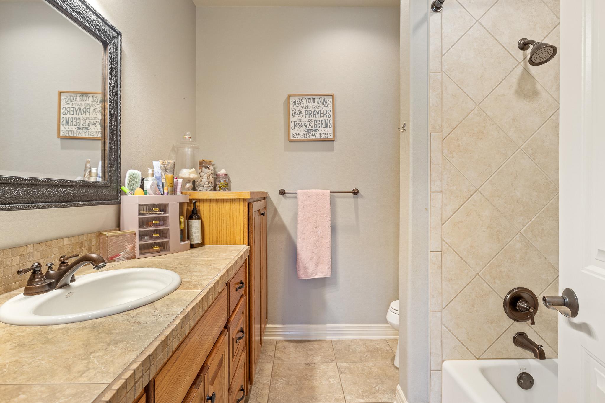 104 Roble Roja Dr, Georgetown, TX 78633