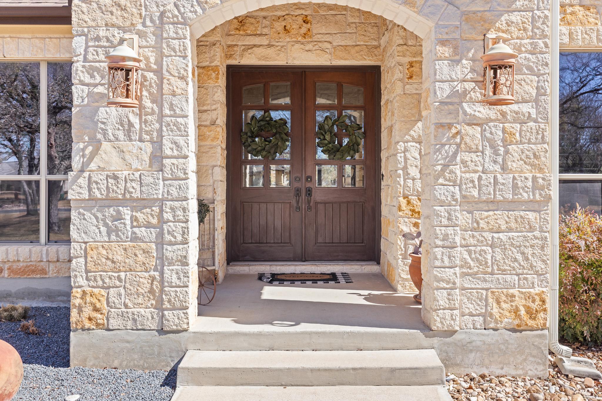 104 Roble Roja Dr, Georgetown, TX 78633