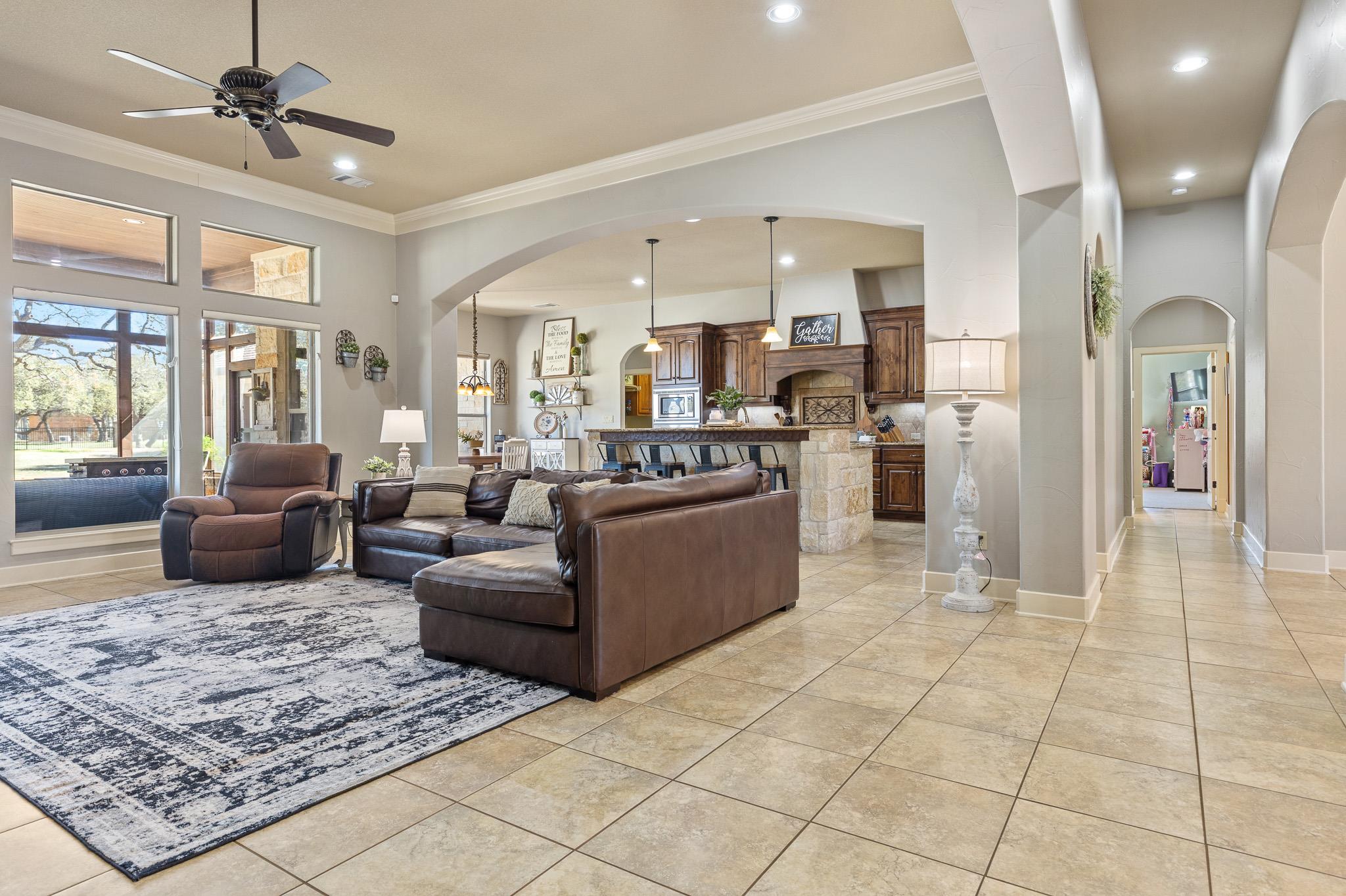 104 Roble Roja Dr, Georgetown, TX 78633