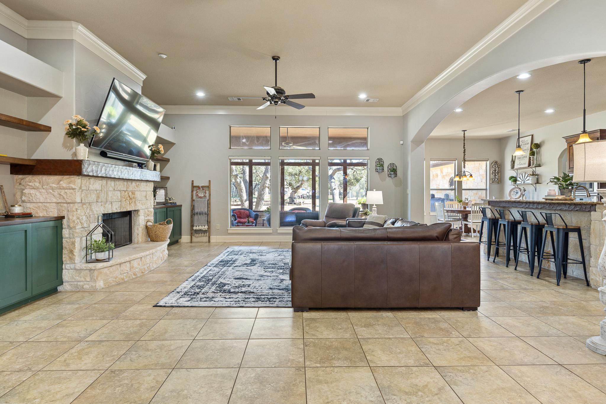 104 Roble Roja Dr, Georgetown, TX 78633