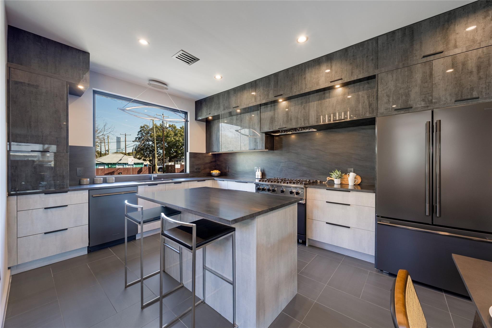 107 W Johanna St # A, Austin, TX 78704