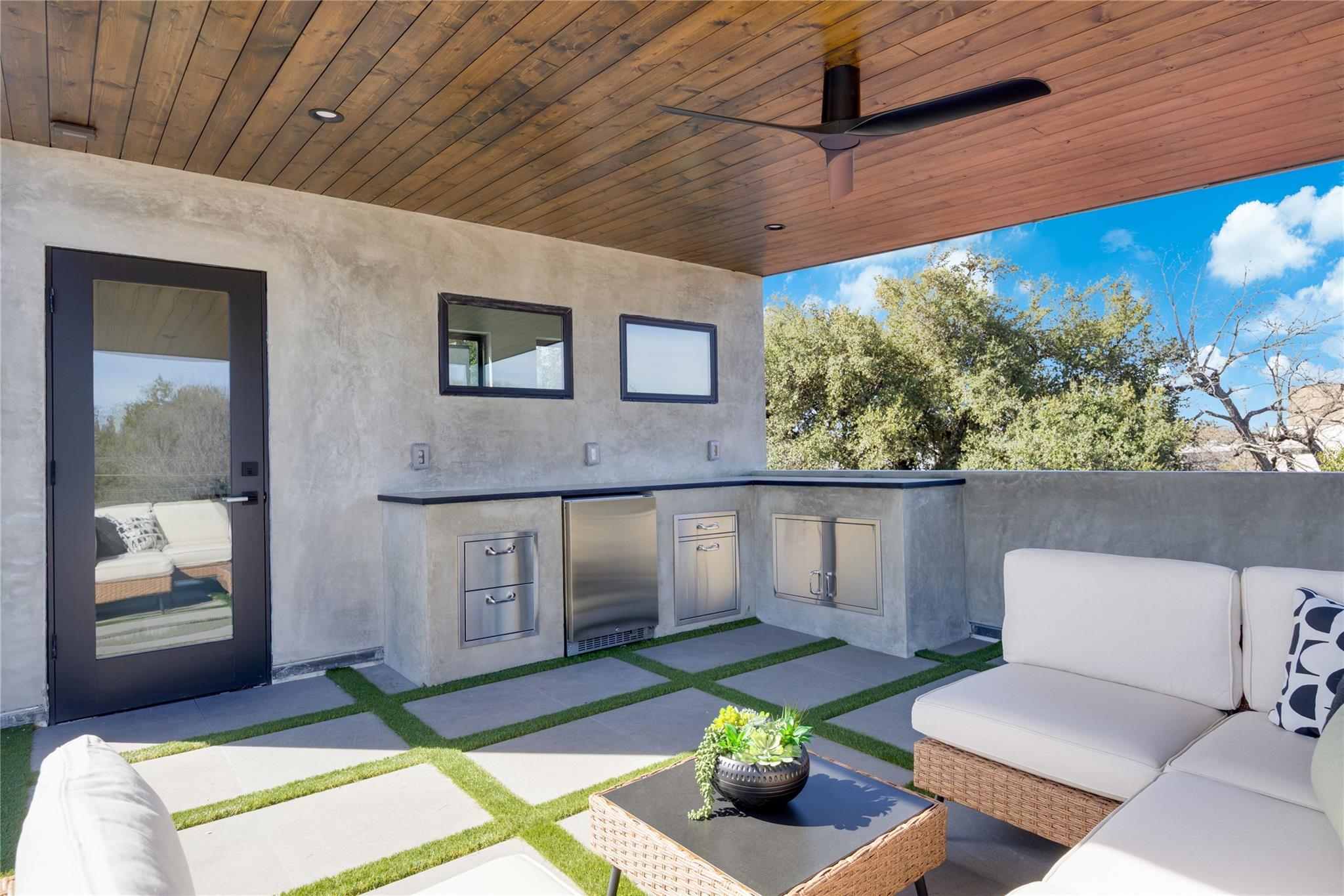 107 W Johanna St # A, Austin, TX 78704