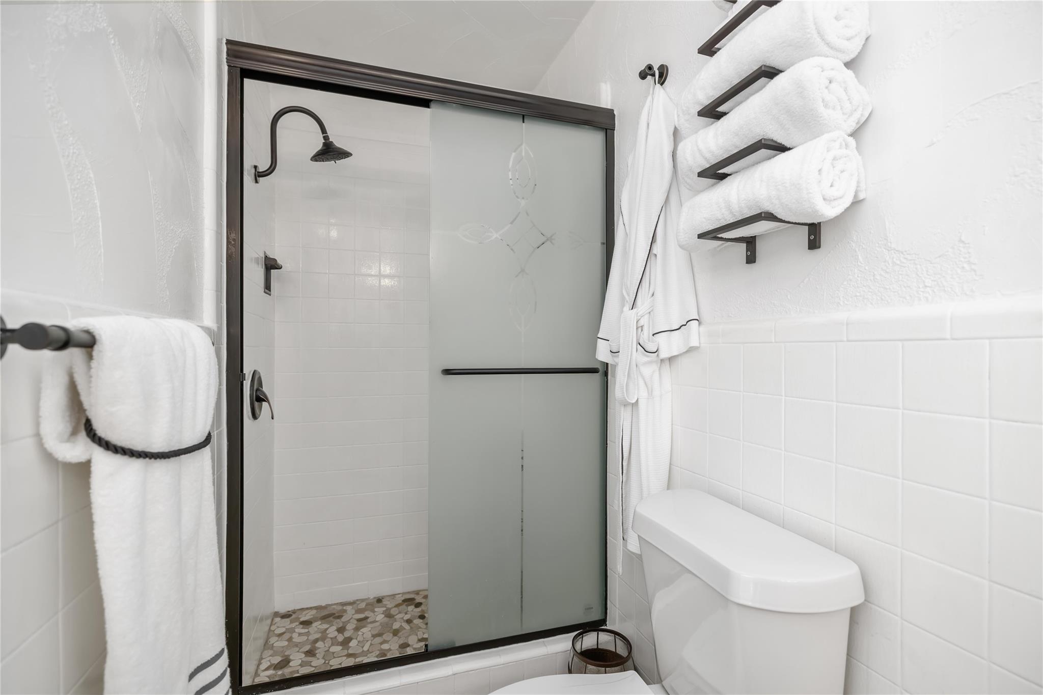 17416 Sleepy Hollow Dr, Lago Vista, TX 78645