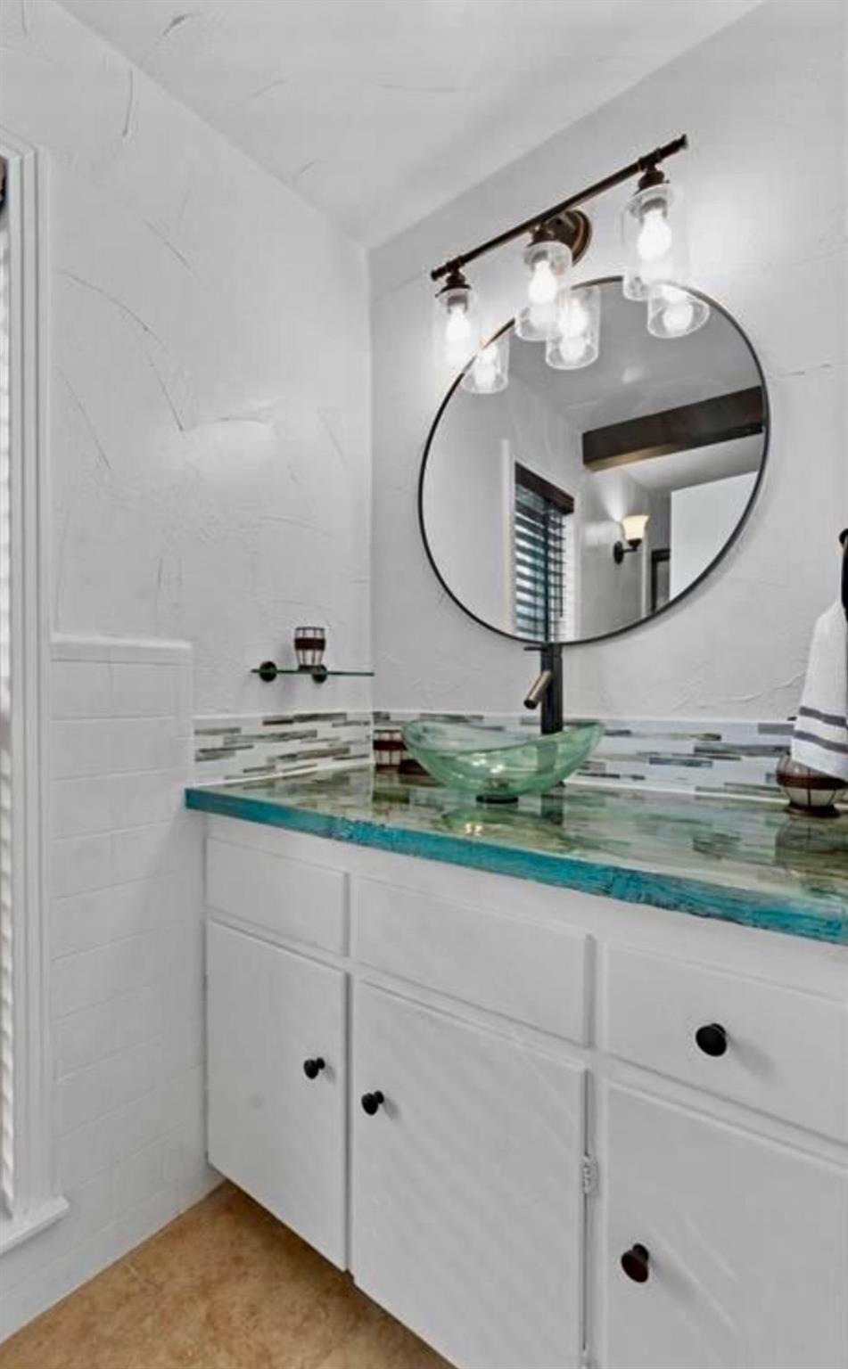 17416 Sleepy Hollow Dr, Lago Vista, TX 78645