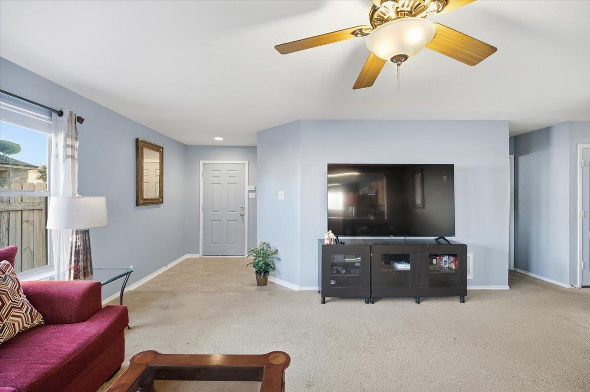 851 New Bridge Dr, Kyle, TX 78640