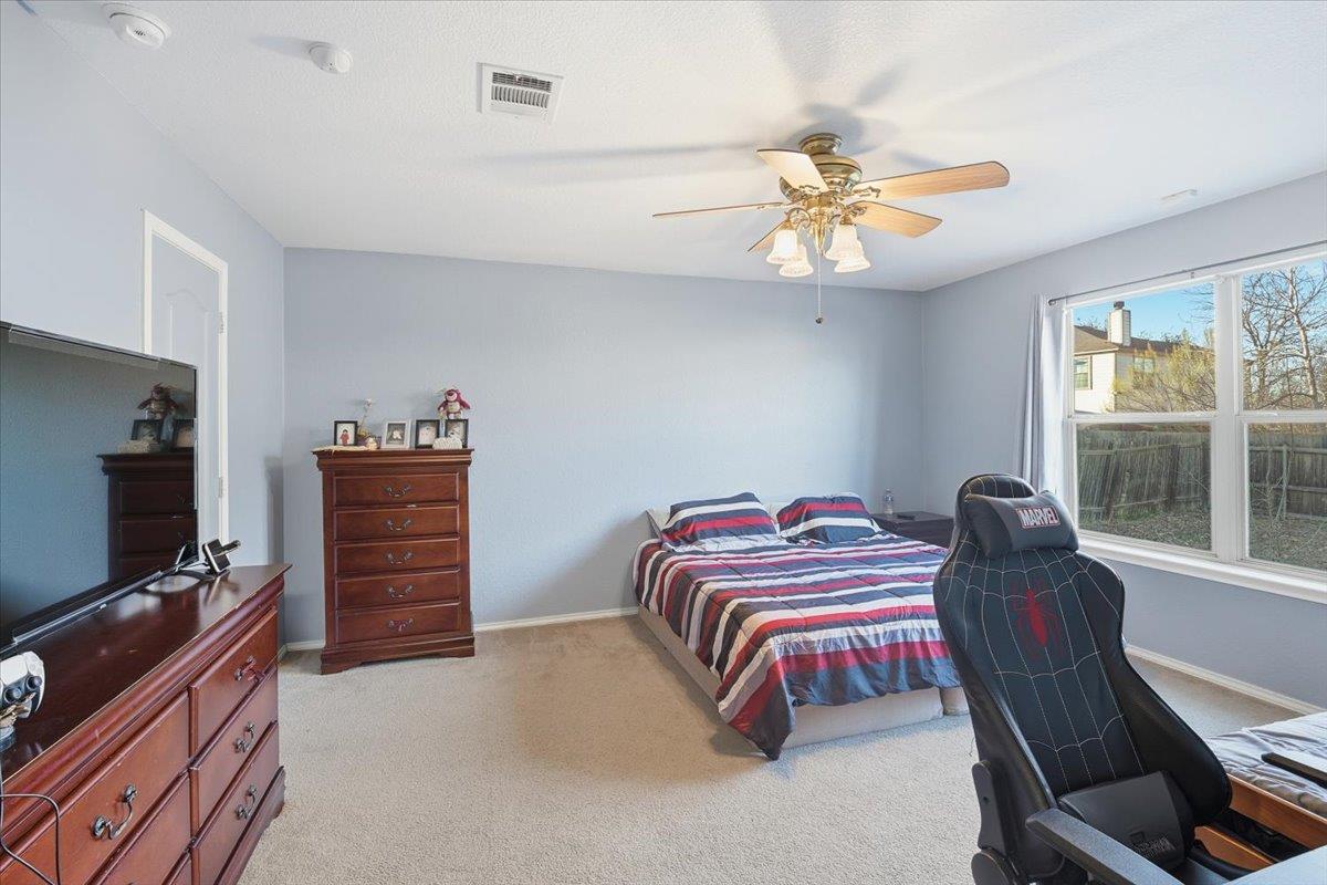 851 New Bridge Dr, Kyle, TX 78640