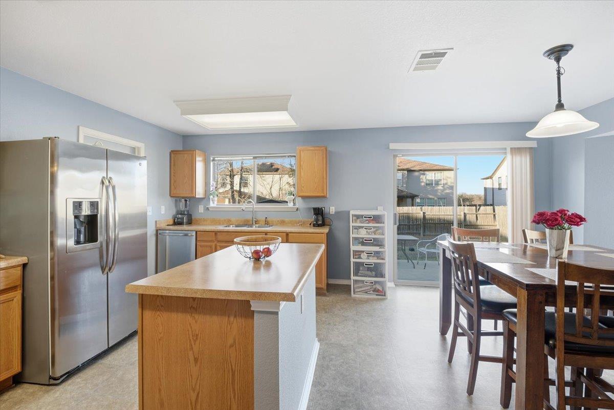 851 New Bridge Dr, Kyle, TX 78640