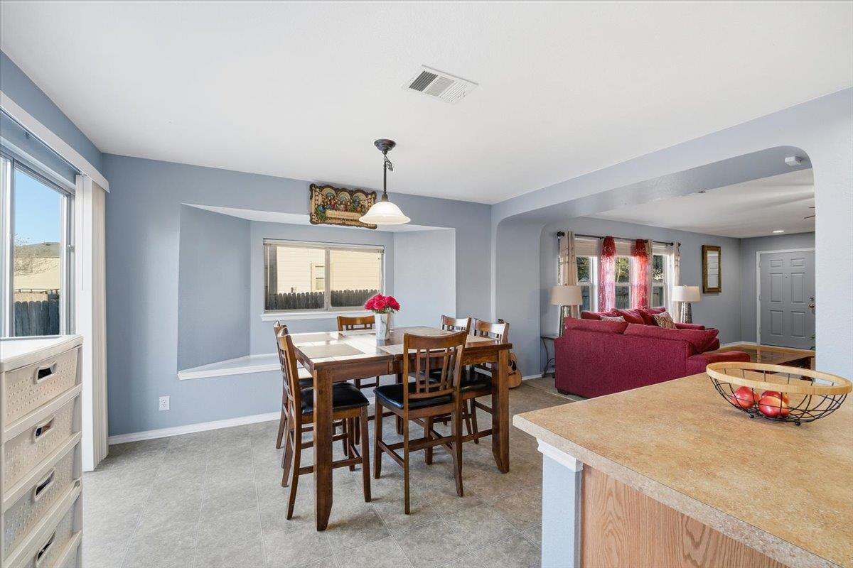 851 New Bridge Dr, Kyle, TX 78640