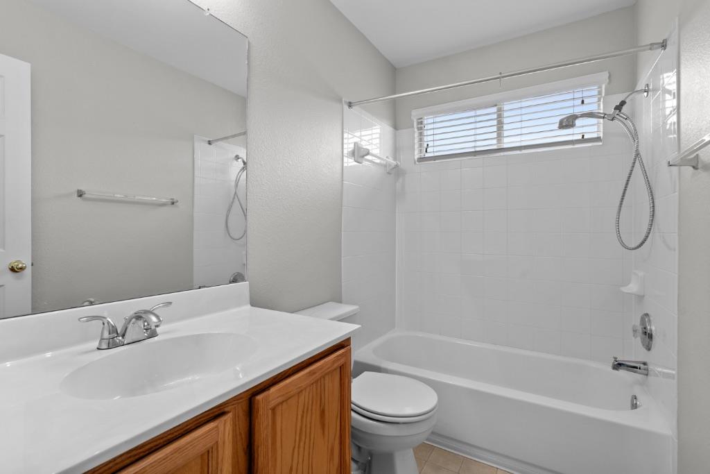 440 Grey Feather Ct, Round Rock, TX 78665