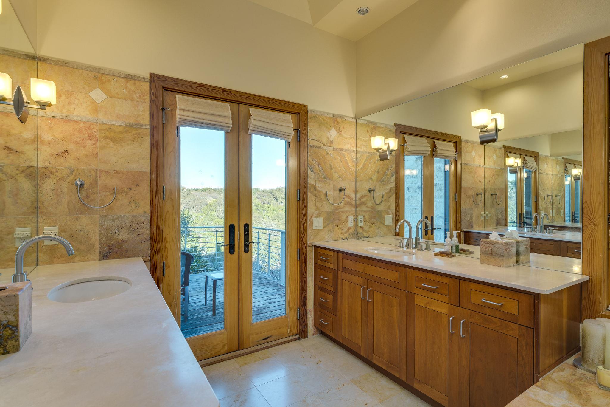 27426 Waterfall Hill Pkwy, Spicewood, TX 78669