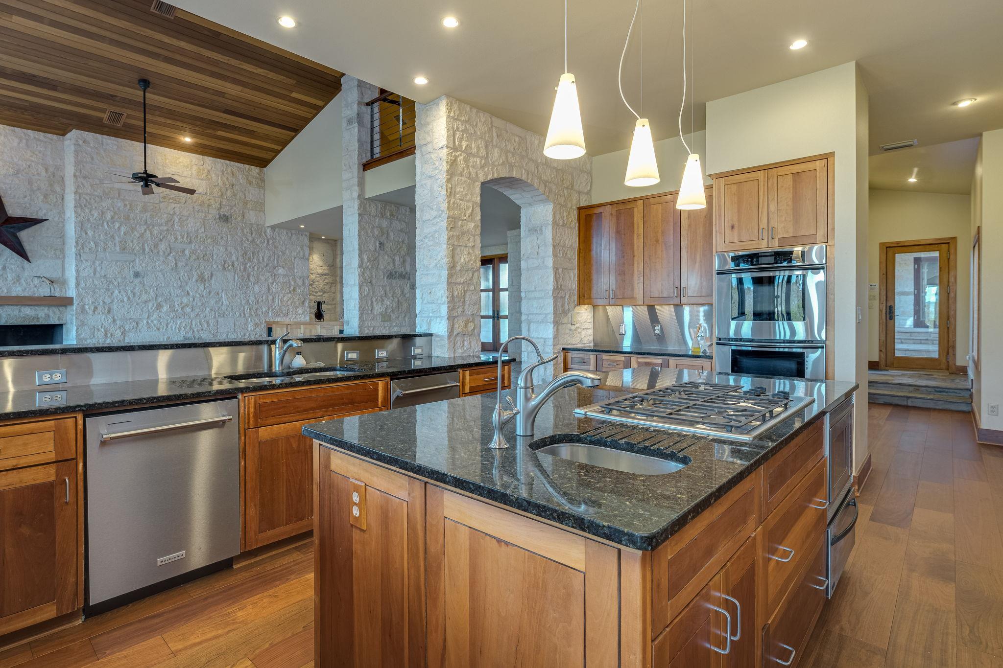 27426 Waterfall Hill Pkwy, Spicewood, TX 78669