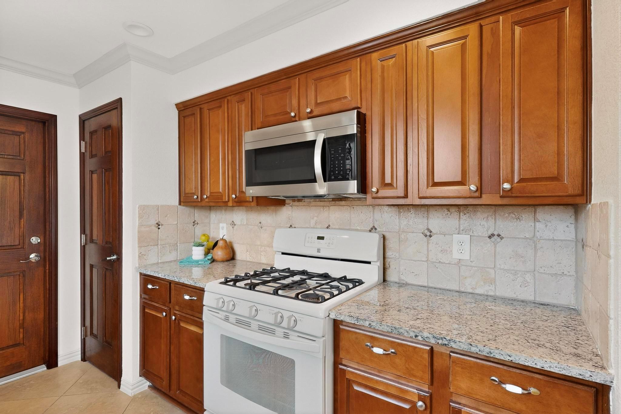 300 Hickok Ct, Austin, TX 78753