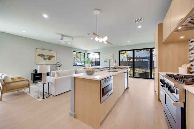 107 W Johanna St # B, Austin, TX 78704