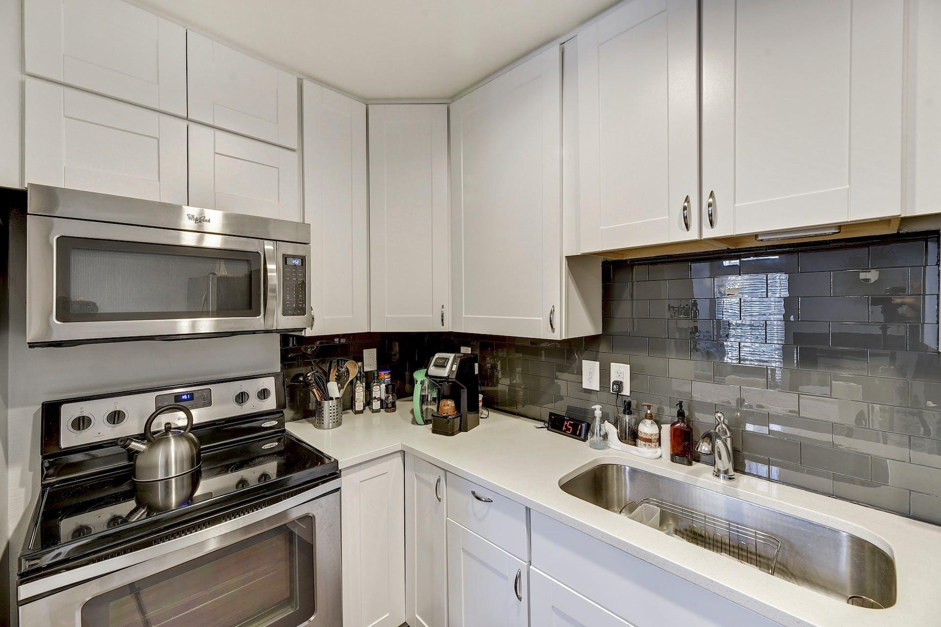 935 La Posada Dr # 213, Austin, TX 78752