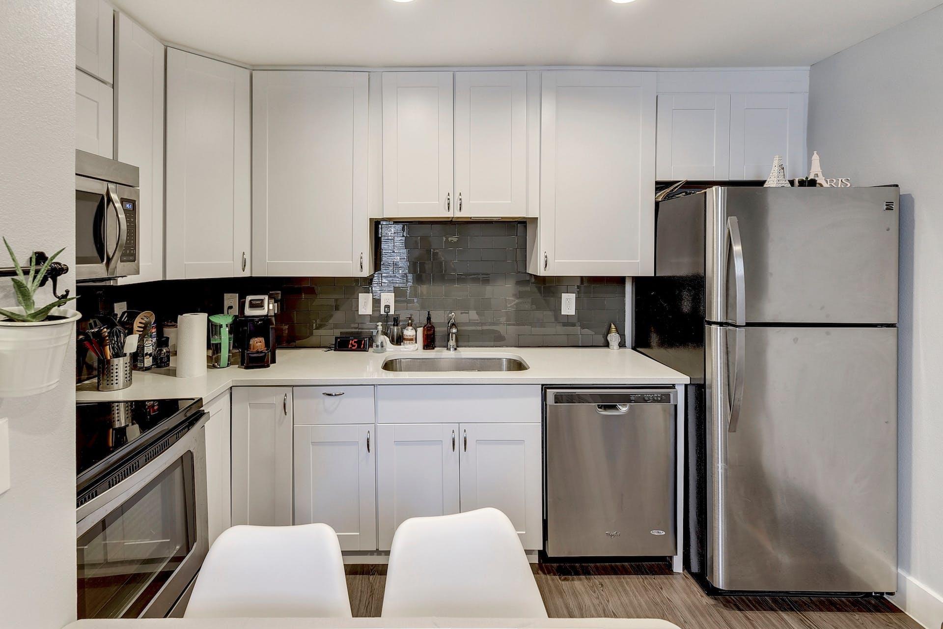 935 La Posada Dr # 213, Austin, TX 78752