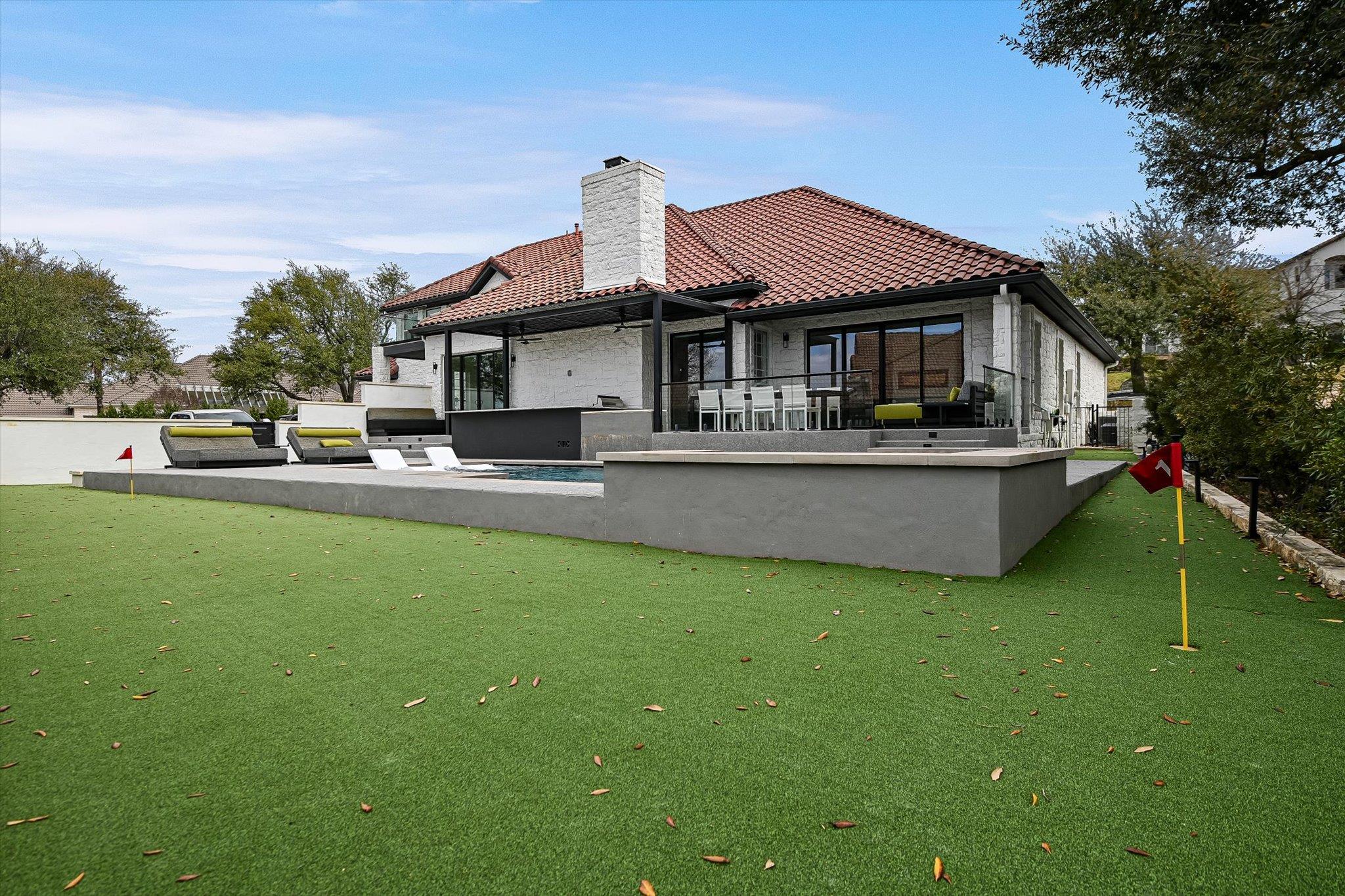 32 Wingreen Loop, The Hills, TX 78738